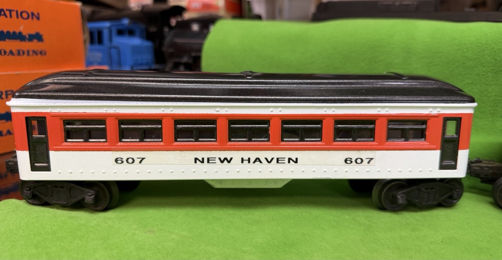 LIONEL 2037 WITH 6026W TENDER CUSTOM PAINTED NEW HAVEN #2440, 2440, 2441