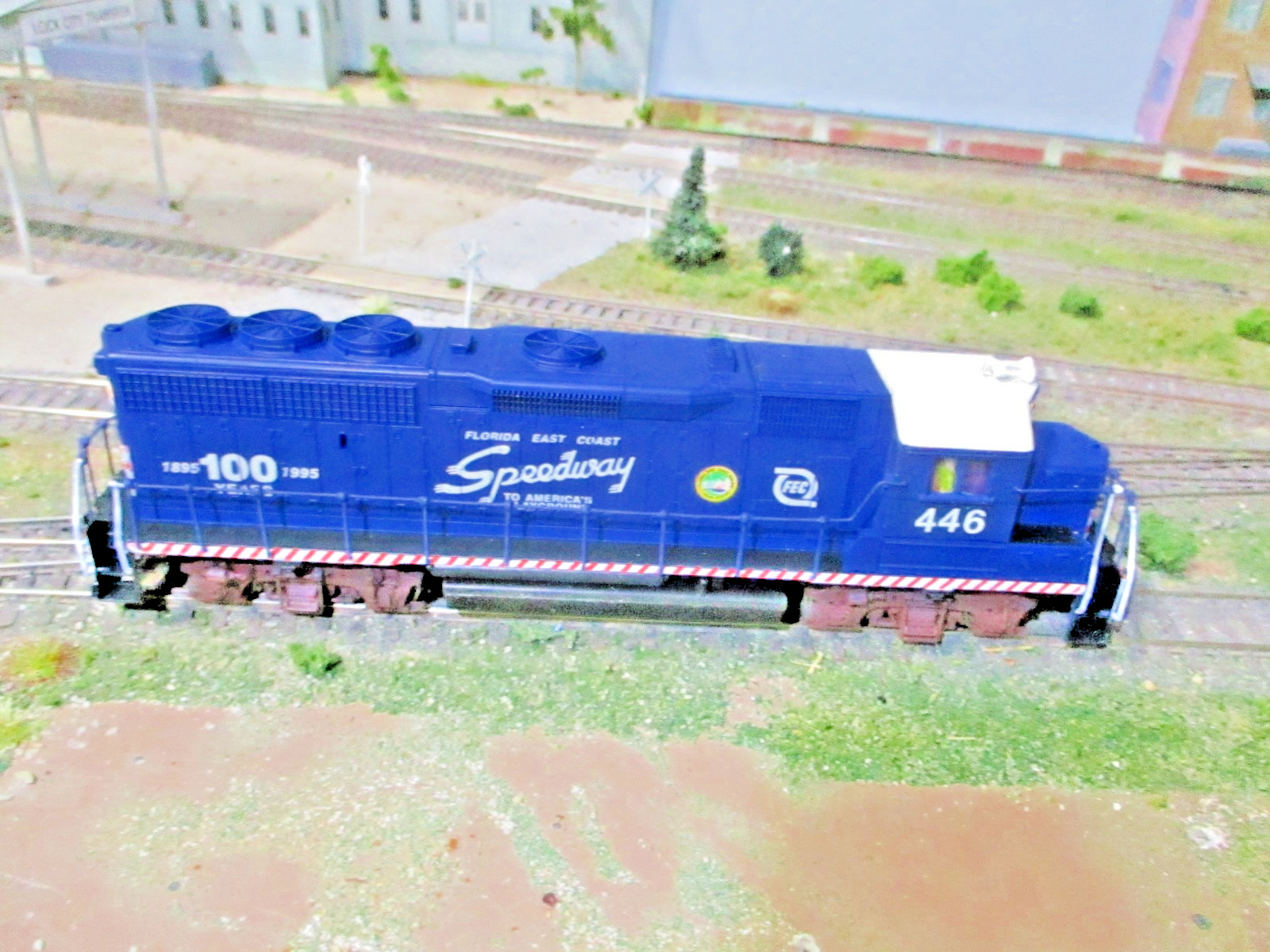 FEC 444 & 446 GP40-2’s ATHEARN 2201 SE 2 UNITS DCC SOUND,FRONT DITCH LITES,KA’s