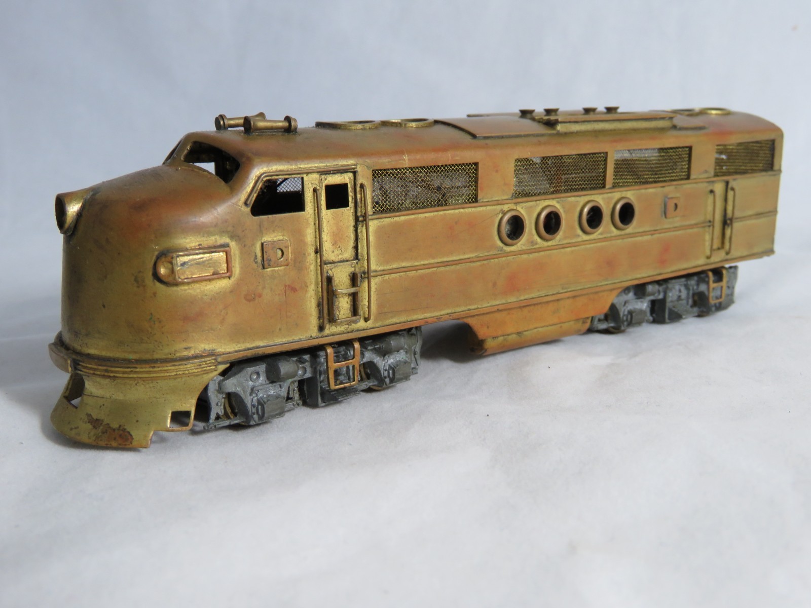 Tenshodo Brass HO Scale A&B Diesel (A) Untested (B) Missing Trucks and Wheels