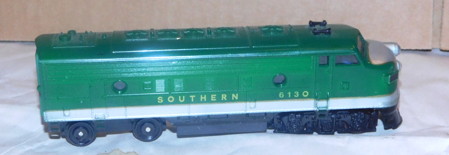 Vintage Life Like HO Gauge Southern F7A Diesel Locomotive R/N 6130