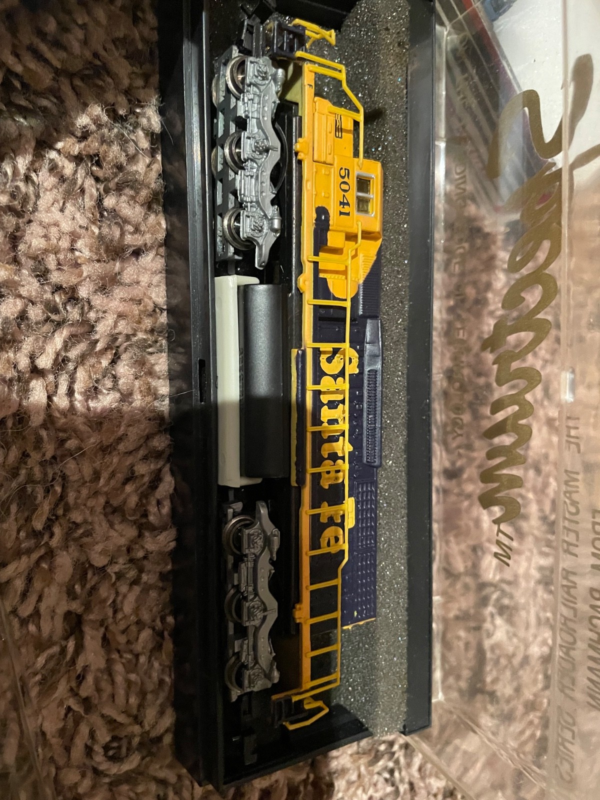 Collect: N GAUGE NORTHFOLK AND WESTERN SPECIAL EDITION LOCOMOTIVE + BONUS $5.00
