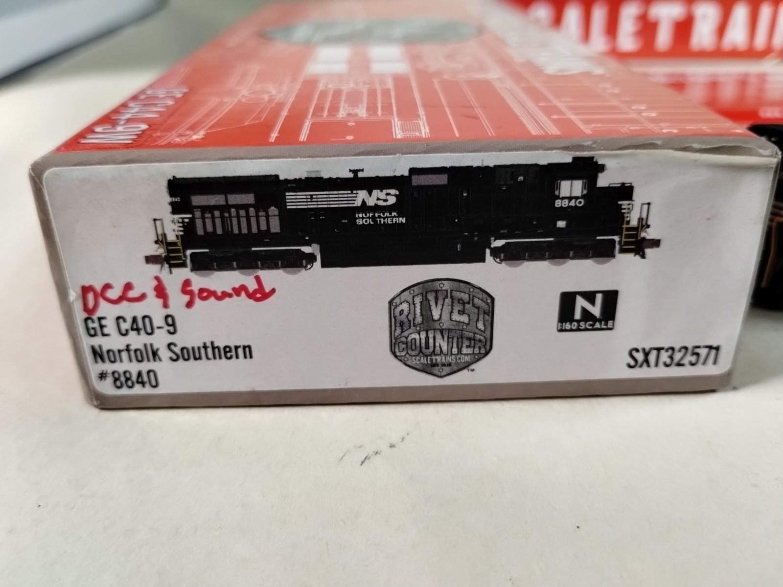 ScaleTrains Rivet Counter N Scale GE C40-9, Norfolk Southern #8840 DCC & Sound