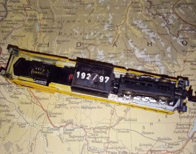 Vintage Life-Like N Gauge Santa Fe #3500 Locomotive Missing Front Wheels As-Is