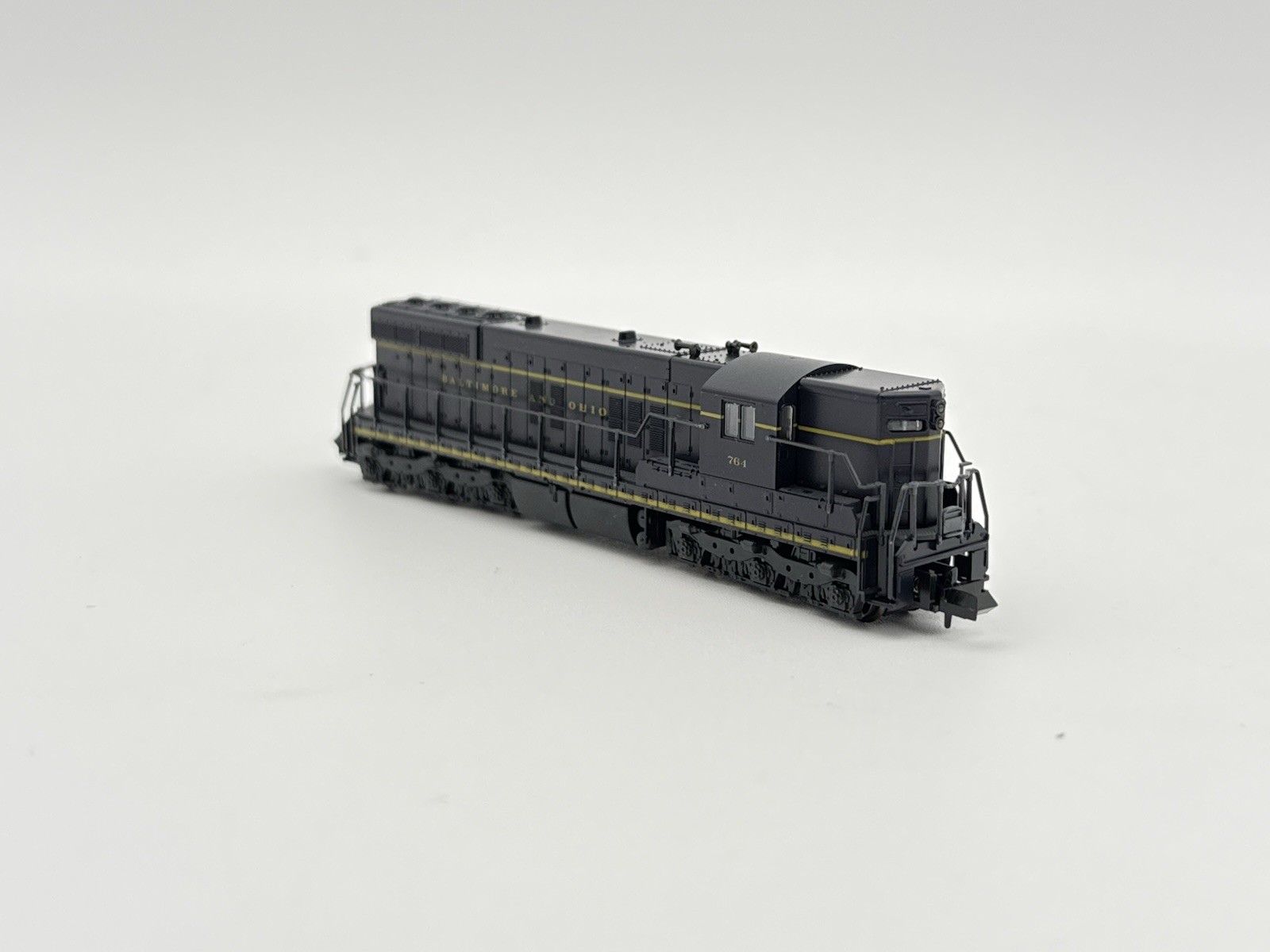 Atlas – N – Baltimore & Ohio – EMD SD-7 Diesel #761- Train 4506