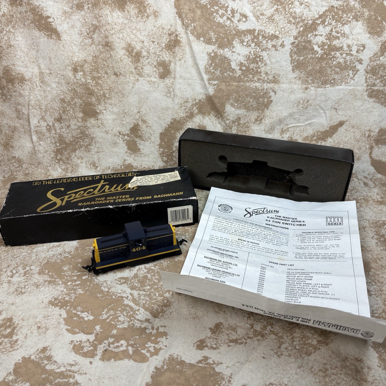 Bachmann Spectrum HO Santa Fe SF 44Ton Switcher #464 Blue Yellow