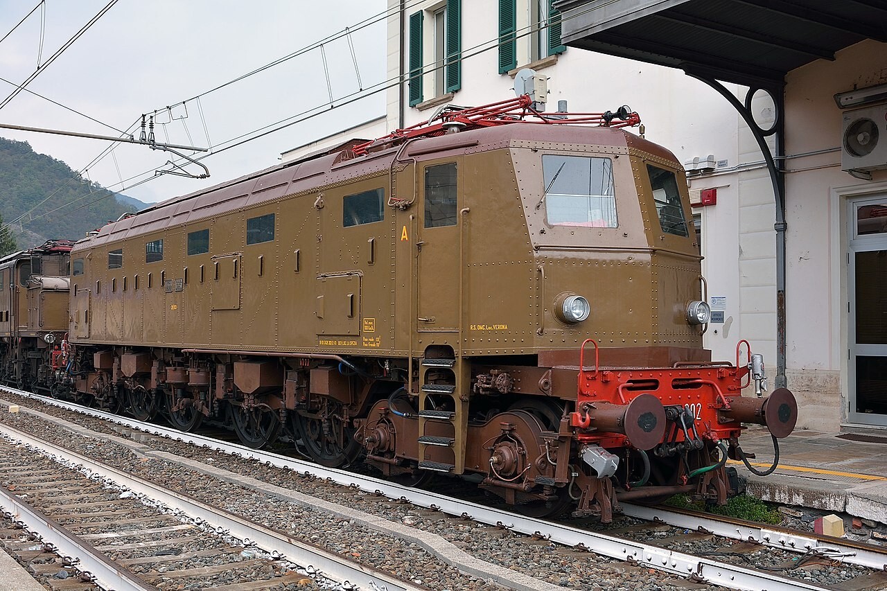 Fleischmann DC HO 1:87 Italy FS E-428 ELECTRIC LOCOMOTIVE Diecast Metal Boxed`58