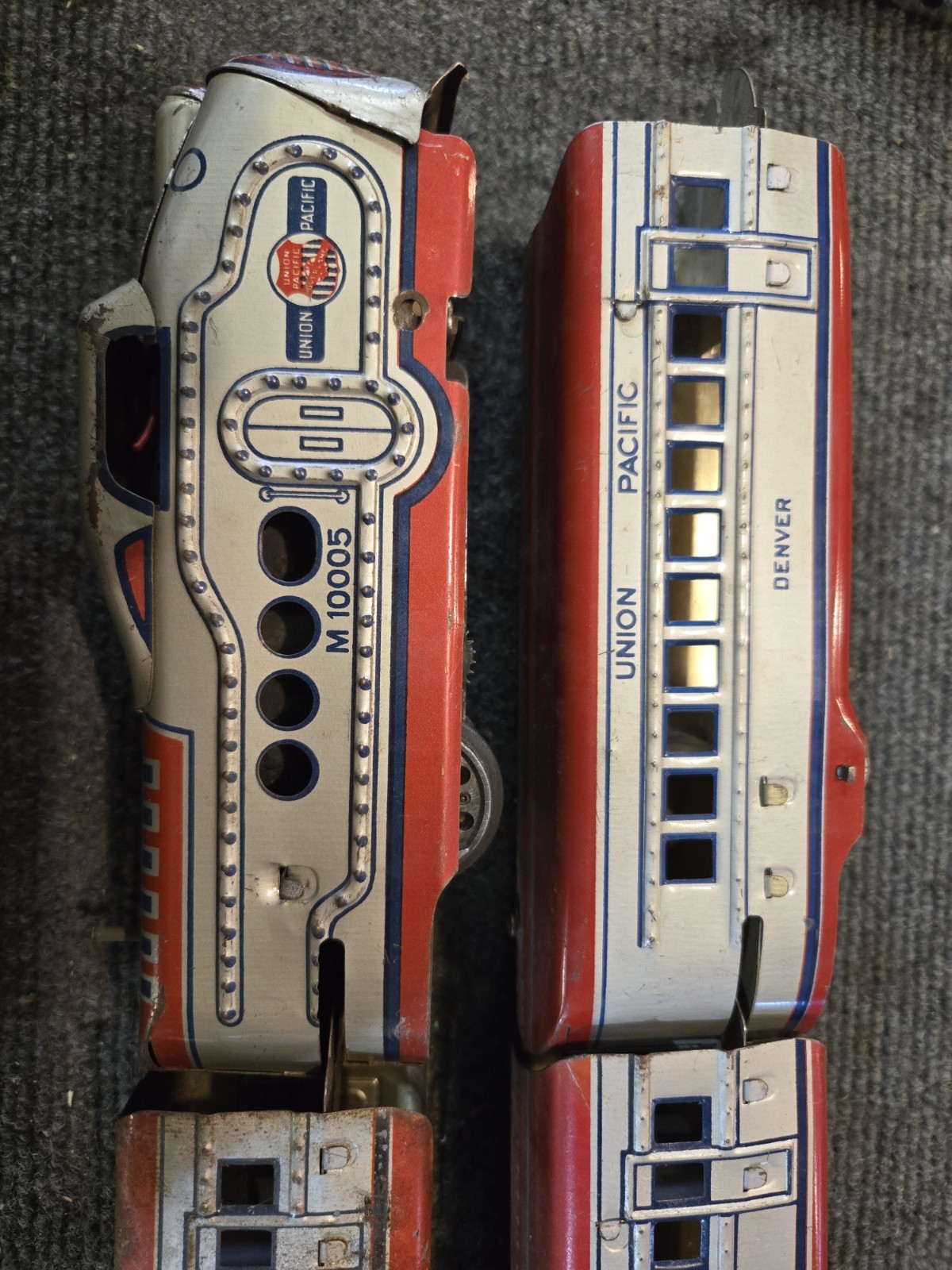 Parts Lot Of 4 Cars Marx 7675 M10005 Union Pacific Articulated passenger