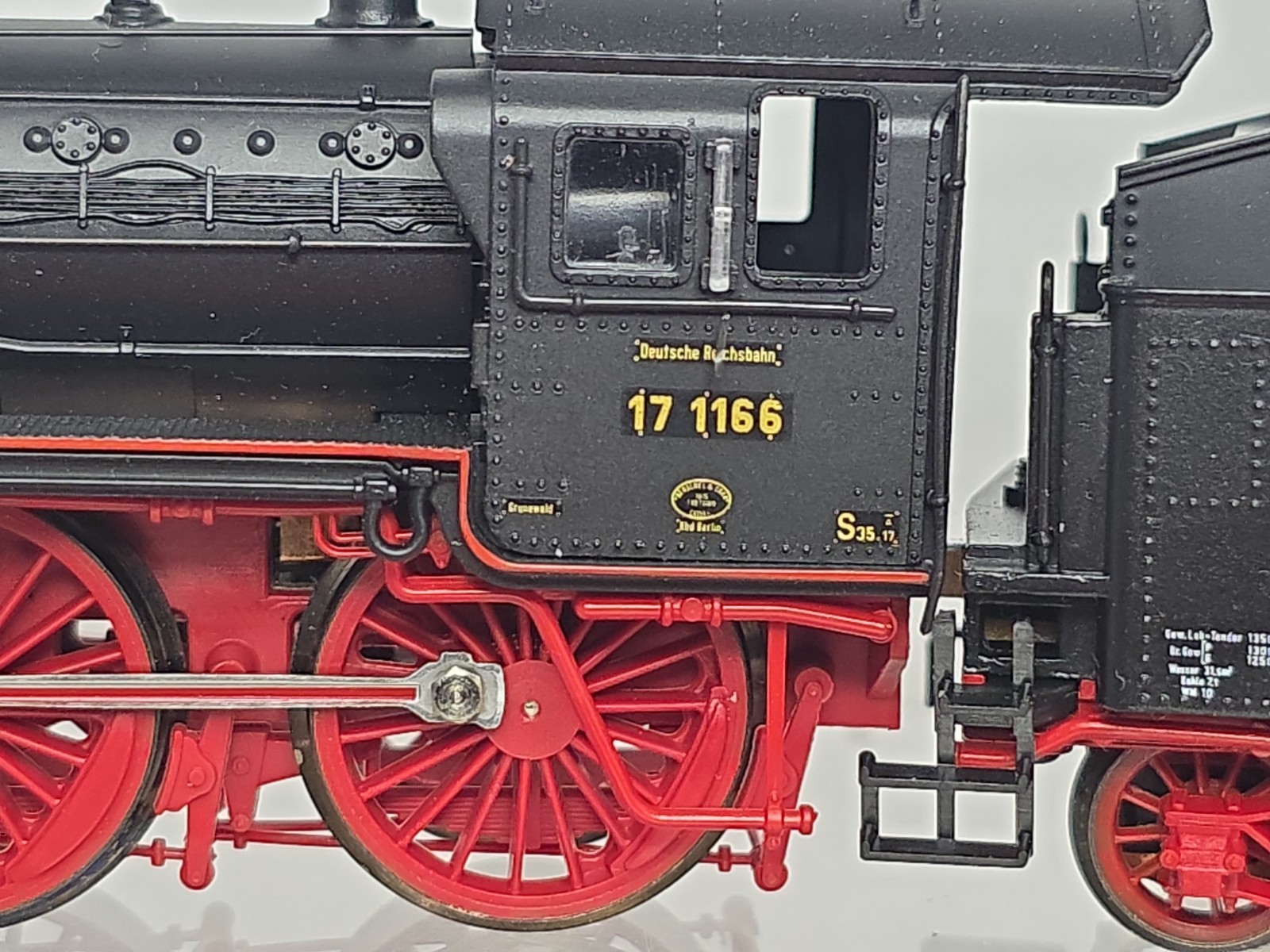 Roco 43310 HO Scale Steam Locomotive DRG BR17 4-6-0 Steam Loco Tender LNIB