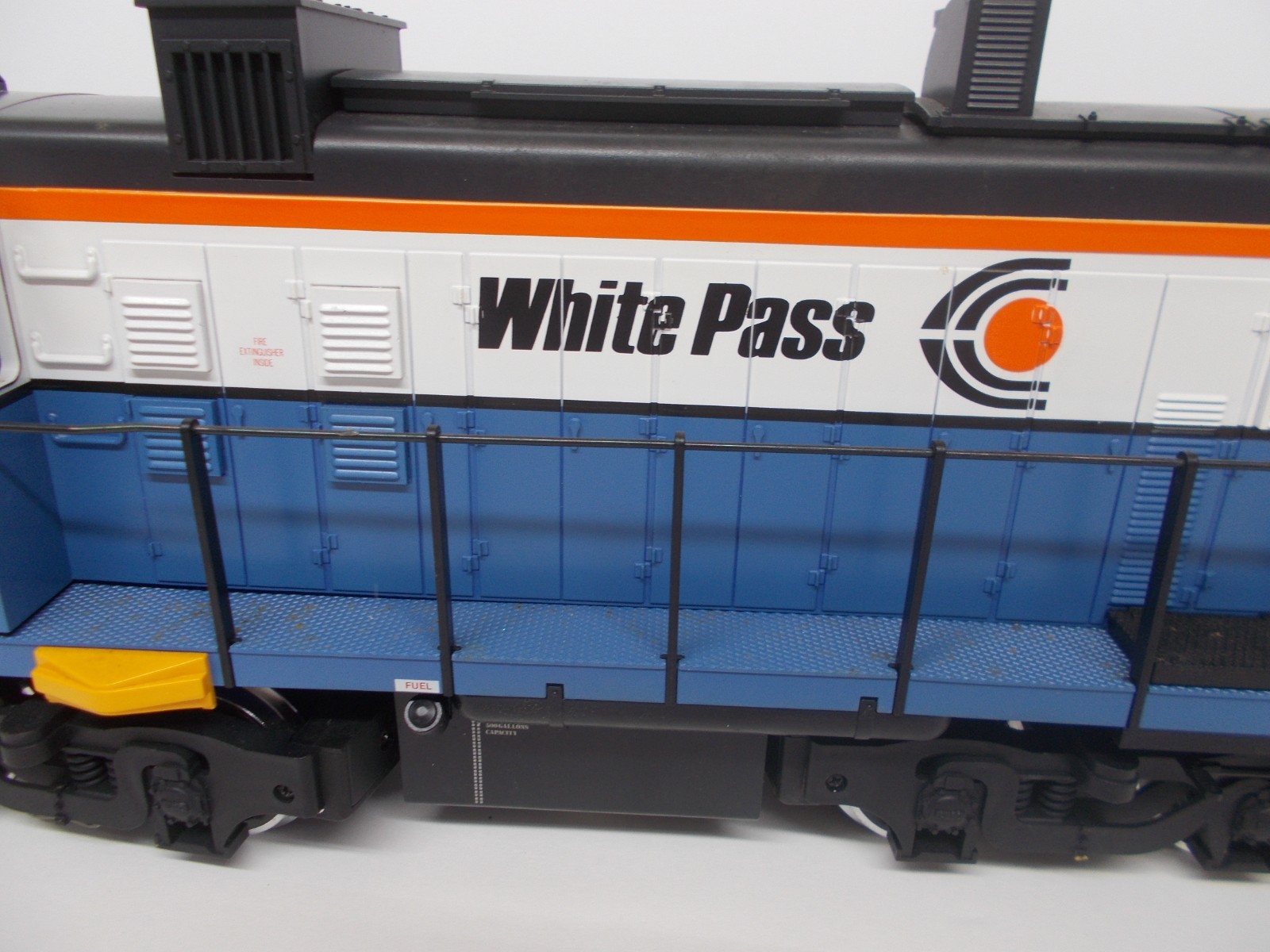 L G B # 2055 ~ WHITE PASS DIESEL LOCOMOTIVE # 110 ~ RUNS FINE ~ G SCALE