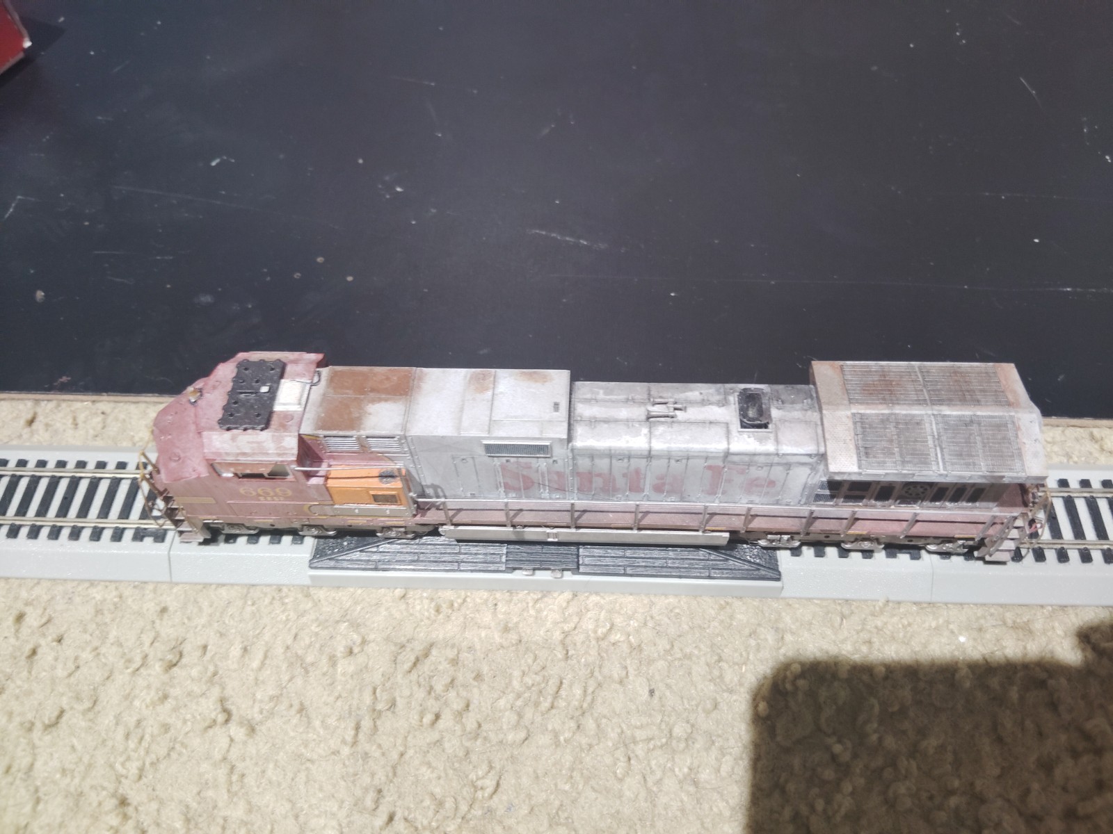 HO Kato BNSF 669 C44-9W Dash 9 Weathered DCC No Sound