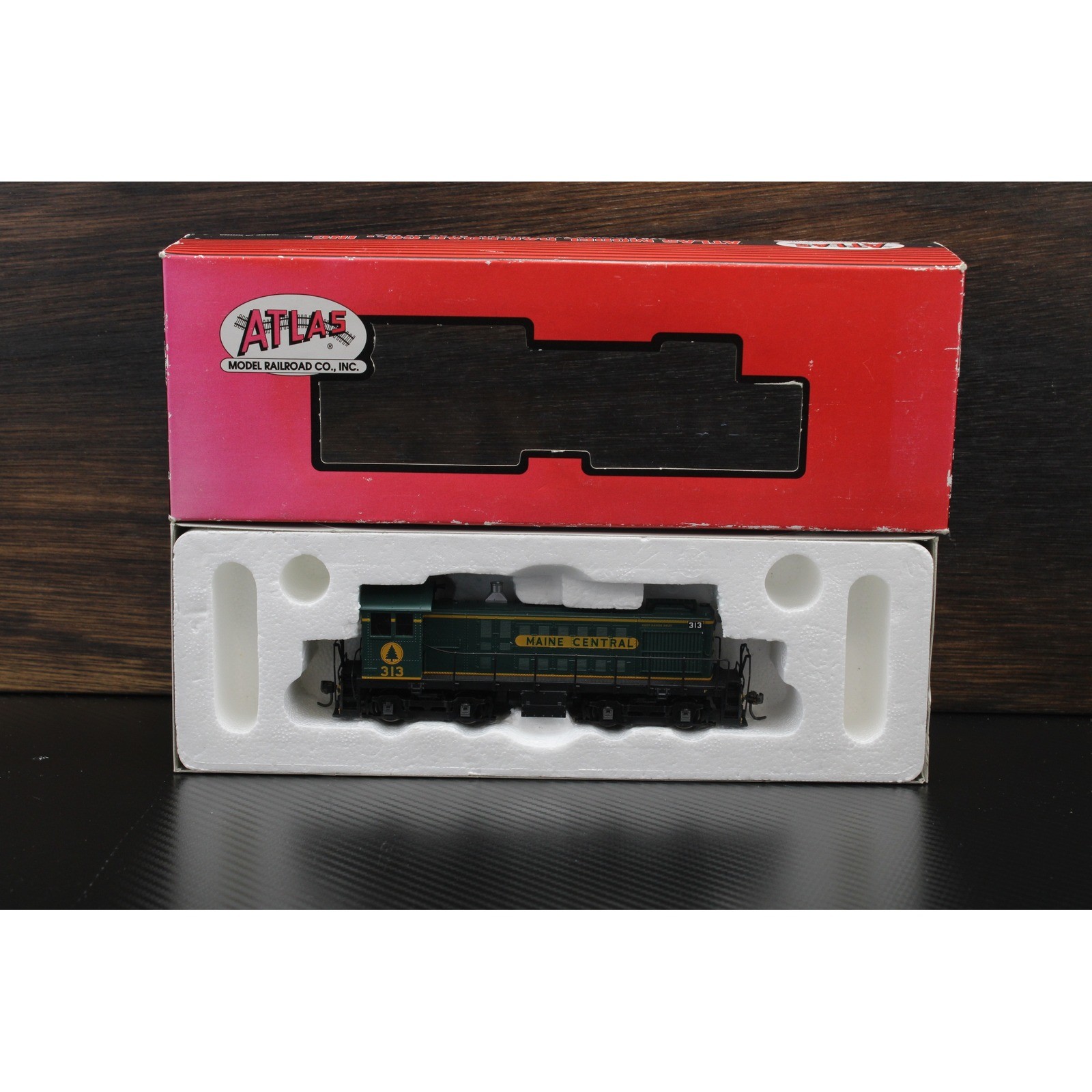 Atlas HO Scale Alco S-4 Diesel Switcher Maine Central 313 Locomotive 8753 Boxed