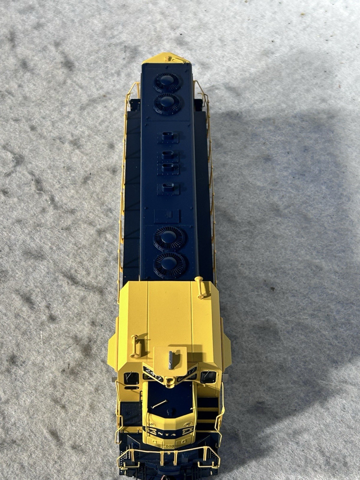 Beautiful Rapido Santa FeRR EMD CF-7 #2494 DC/Silent DCC Ready HO