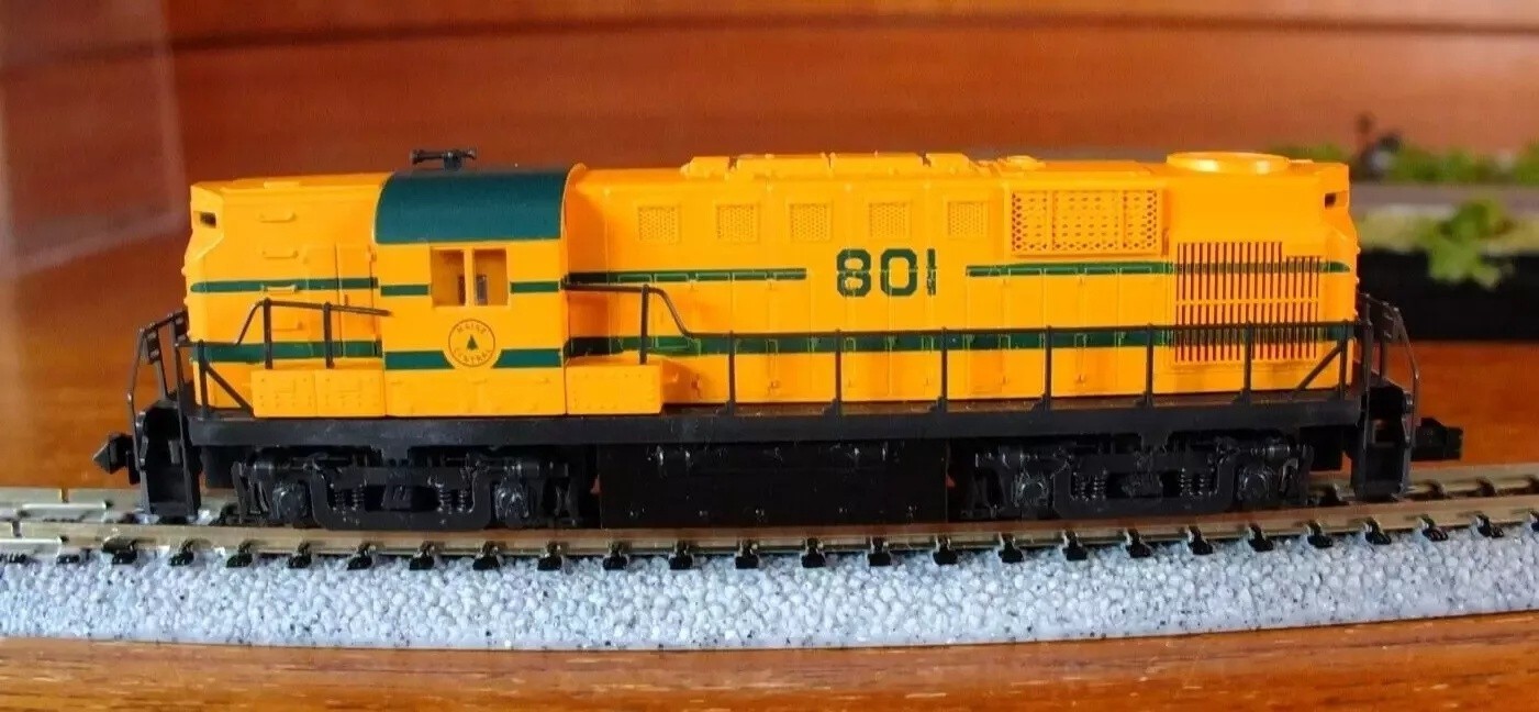 Atlas 42603 N Gauge Alco RS-11 diesel loco in Maine Central livery