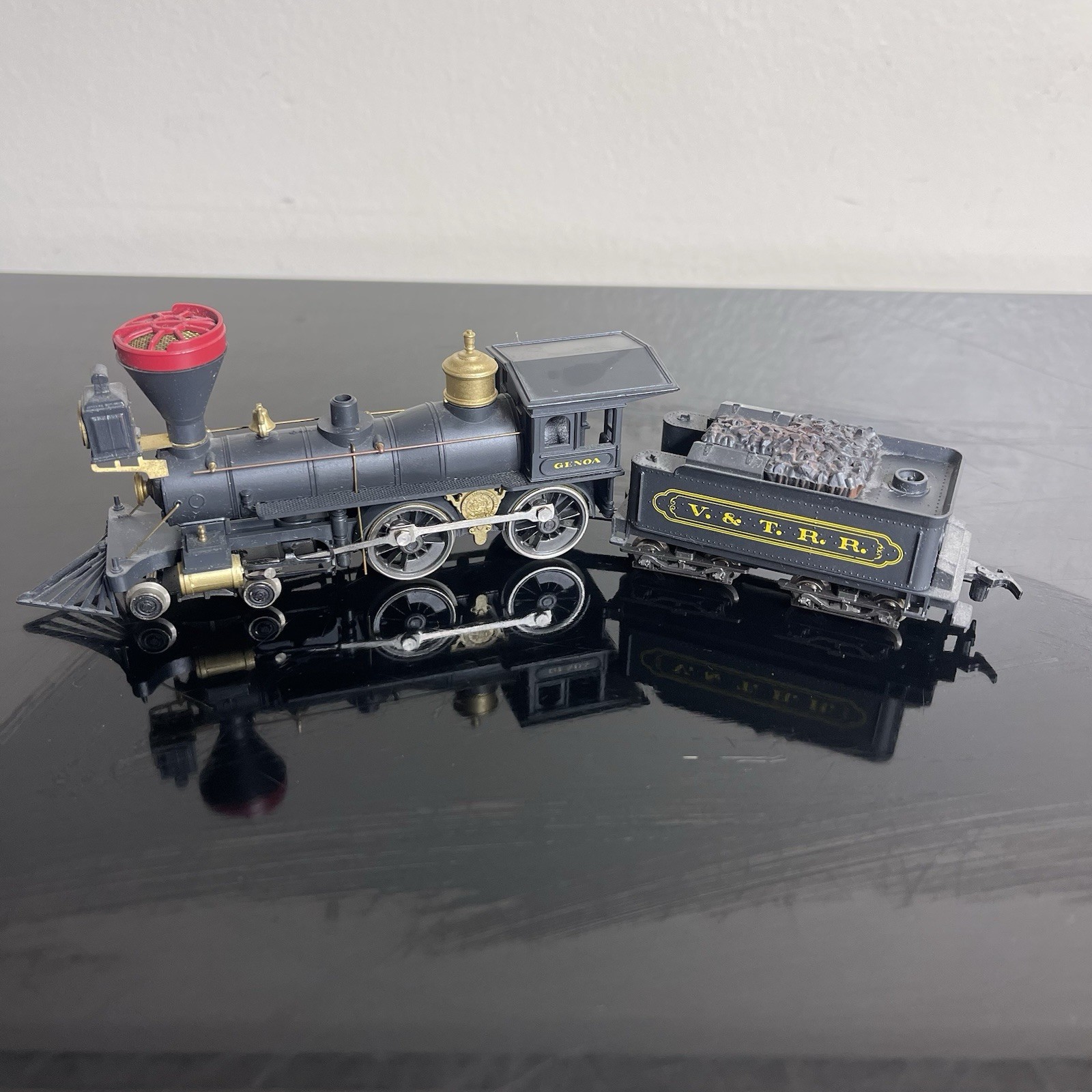 VIRGINIA & TRUCKEE 4-4-0 LOCOMOTIVE GENOA-HO SCALE-DC