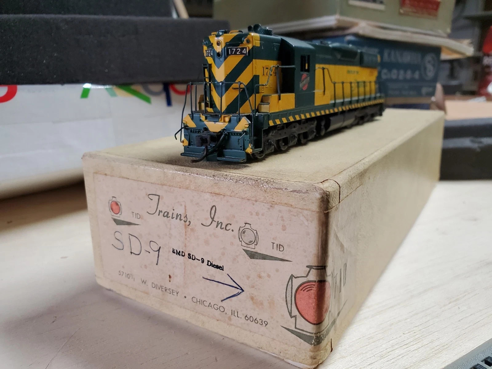 BRASS /Painted HO Trains INC EMD SD-9 Chicago Northwestern, Runs Well