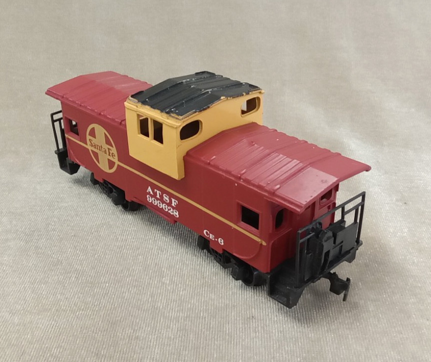 HO Gauge Bachman Santa Fe #350 Diesel Locomotive and Caboose Set * XXMR412E