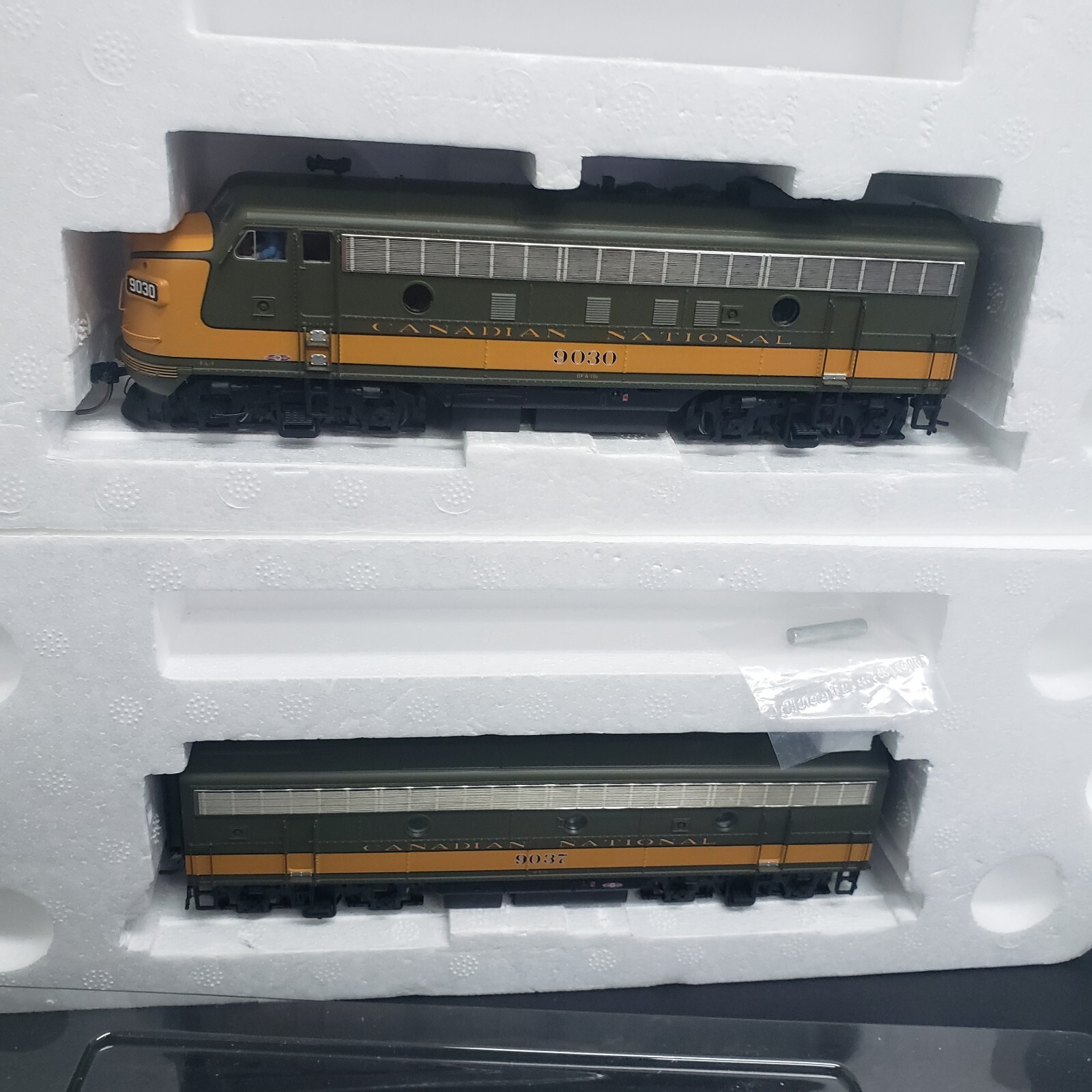 Walthers/Proto 920-40658 CNR F7A+B units #9030 & 9037 C-Liners DCC & QSI sound