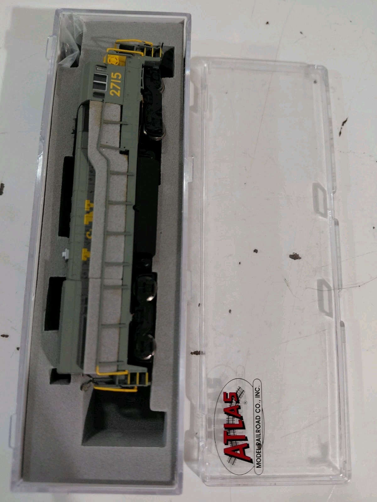 Atlas 45937 N Gauge Model Railroad Louisville Nashville U23B Diesel Engine 2715