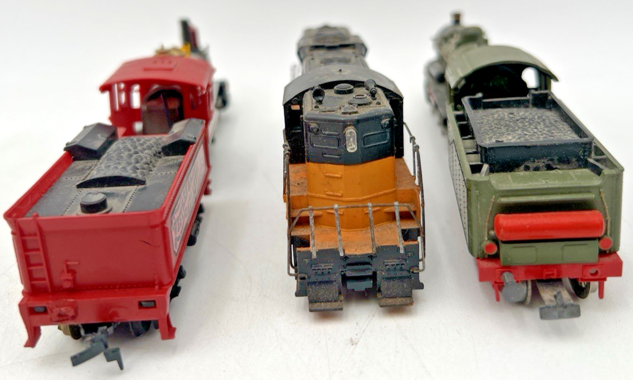 6 LOCOMOTIVES C.B. & Q 5601, BN 9987, MILWAUKEE RD, DURANGO 5628 + EXTRAS