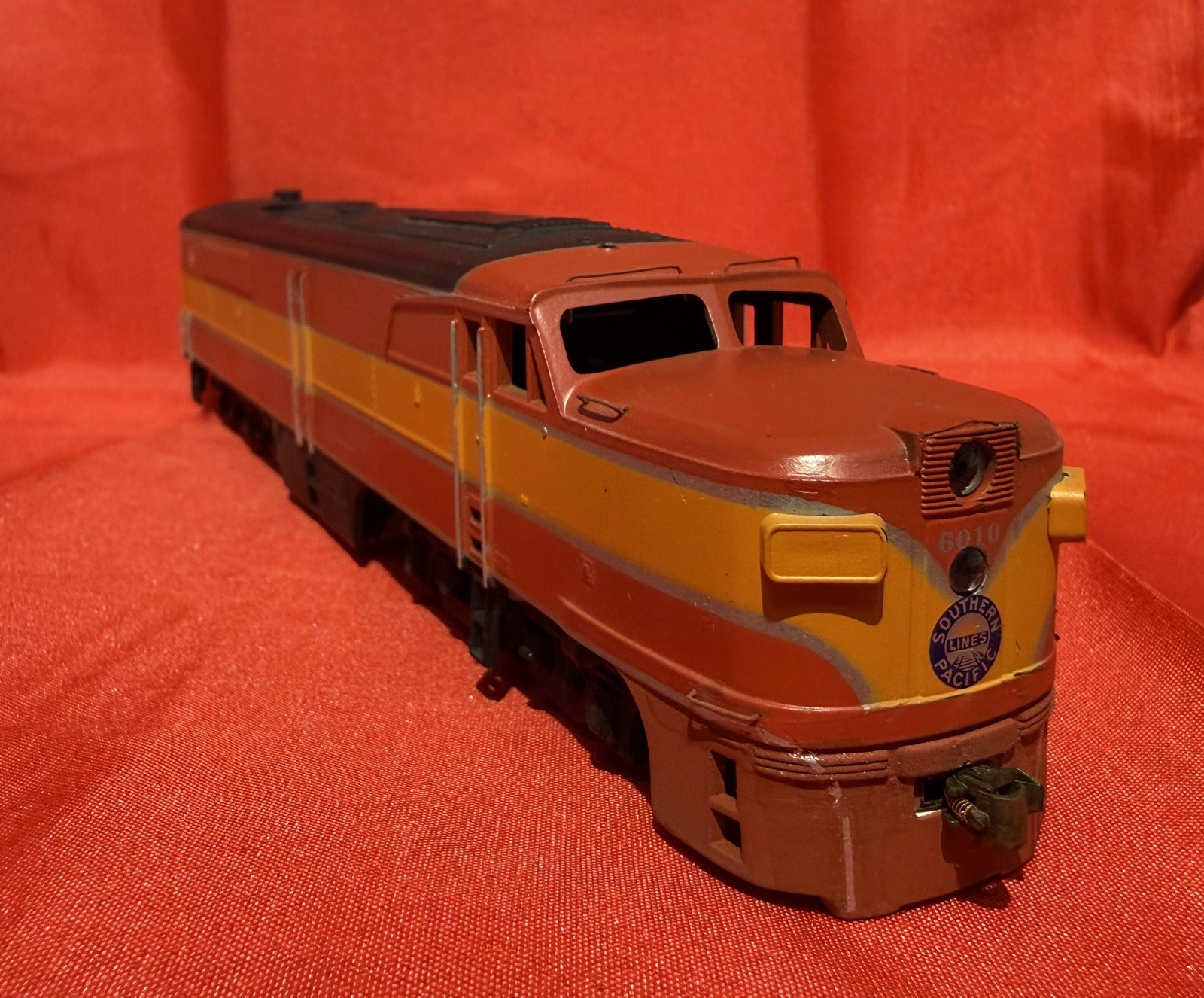 HO Athearn Southern Pacific 6010 Diesel Runs Great w/ Box Read