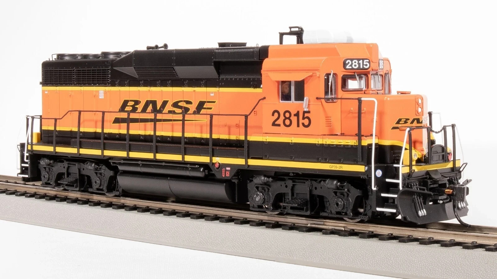Broadway Limited HO 7562 EMD GP30u Low Nose – Sound and DCC BNSF Railway #2815