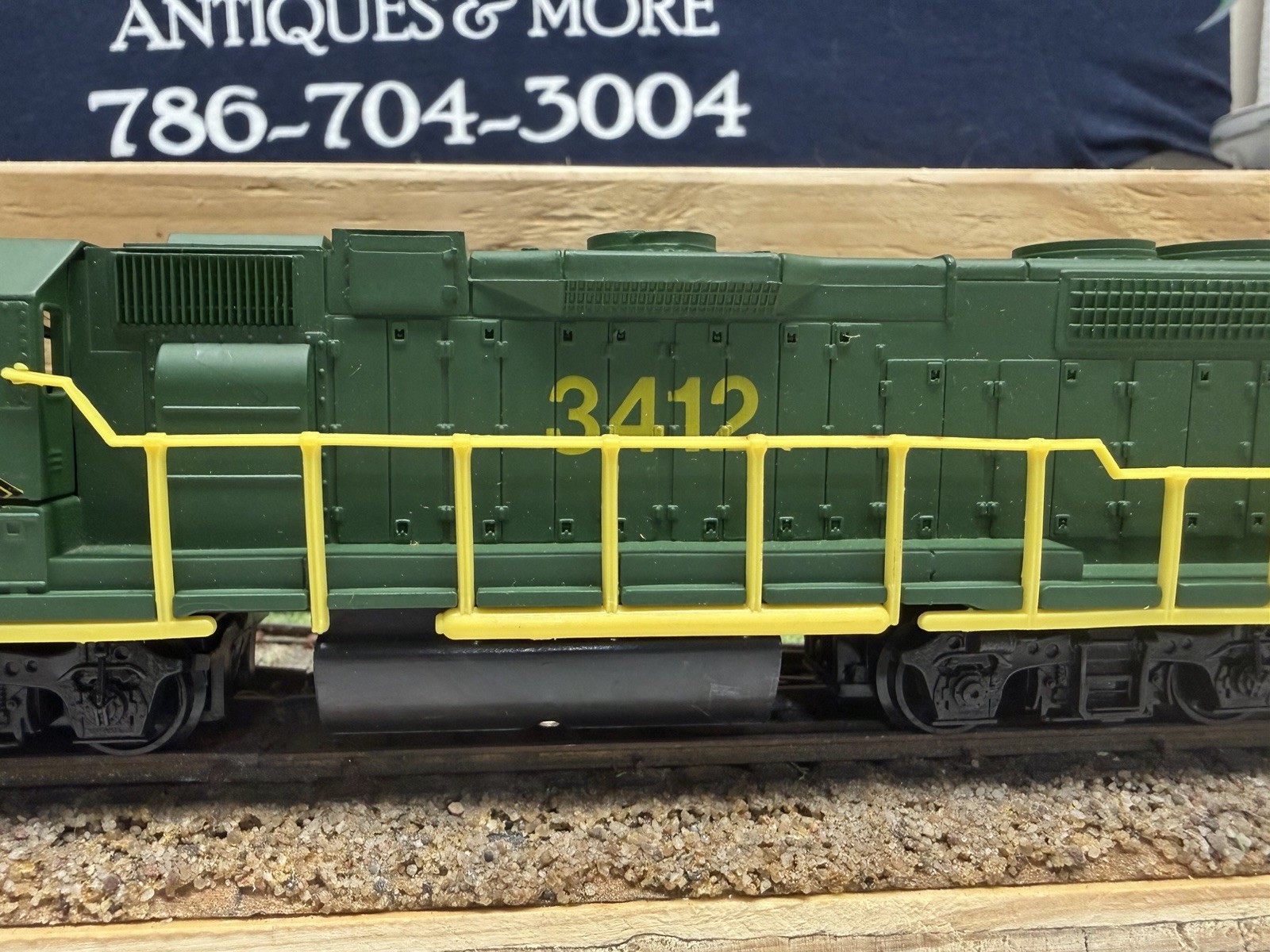 HO SCALE READING LINES DIESEL LOCOMOTIVE 3412 ATLAS GP-38 RARE FIND TRAIN
