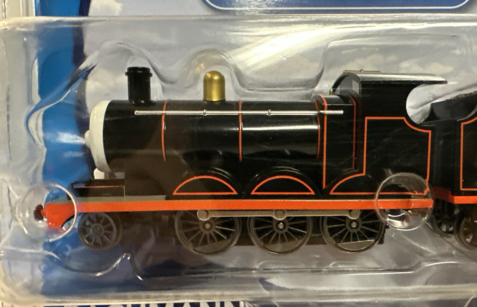 Bachmann HO Scale Thomas & Friends Origin James Engine W/ Moving Eyes #58822