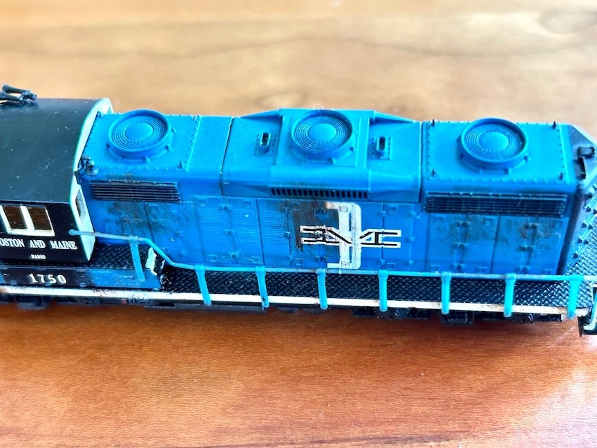 N Scale Life-Like 09594, EMD GP18 Boston and Maine Locomotive #1750 Weathered