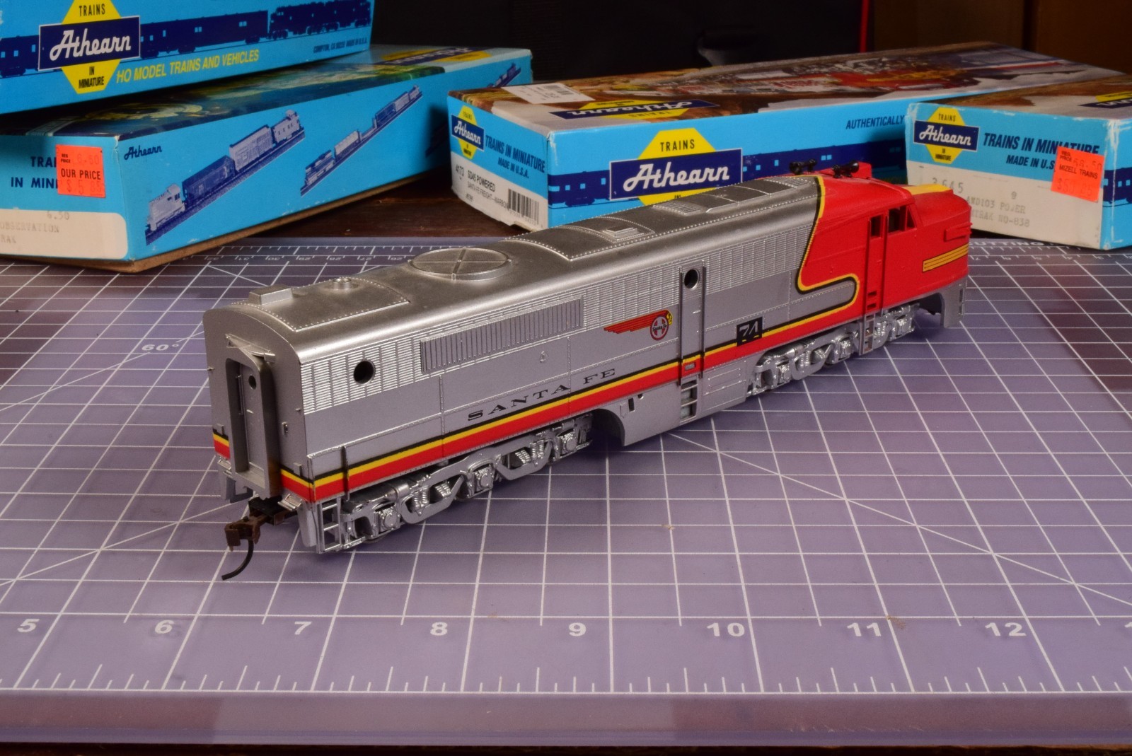 near TrkRdy 14.9 oz Good Working Condition Santa Fe PA1 Warbonnet 6 axle 2ND