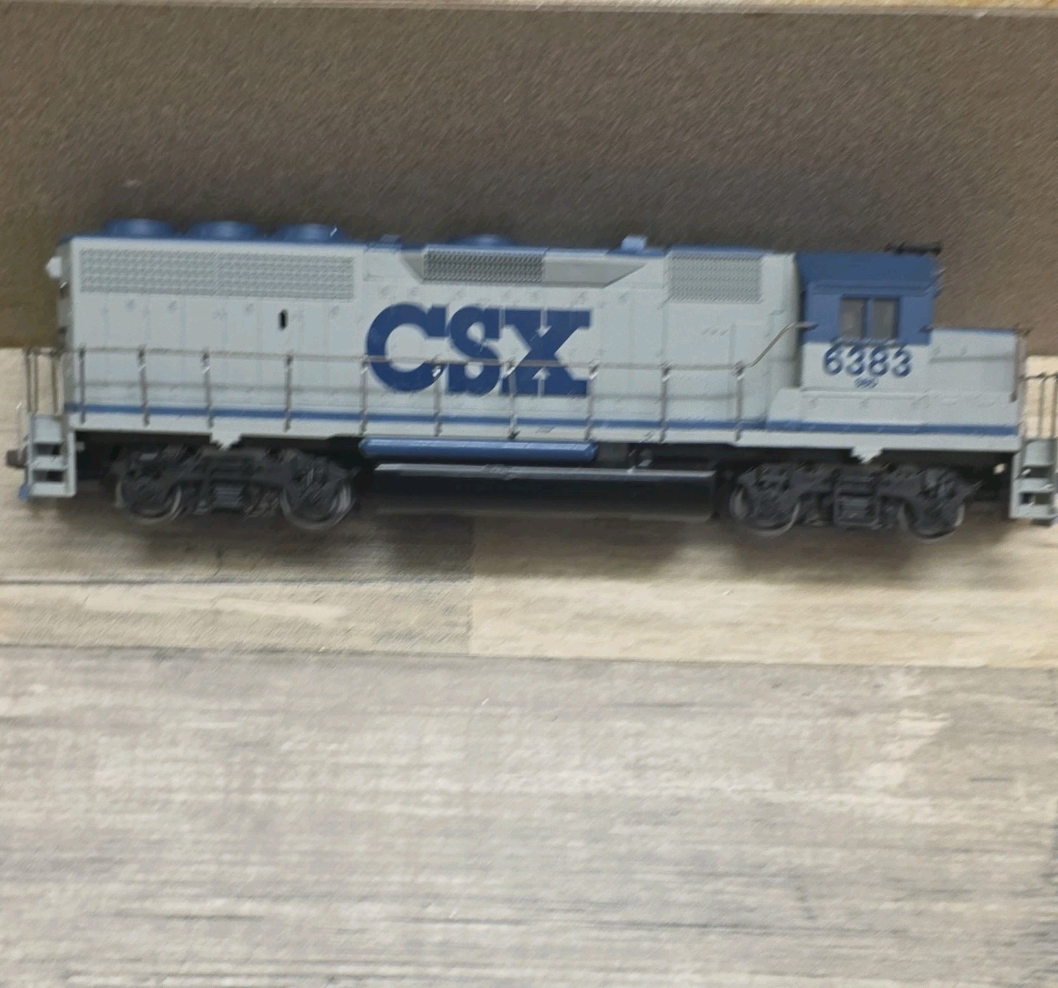 CSX Transportation 6383 HO Scale Diesel Locomotive C-C Gray Blue Painted Model