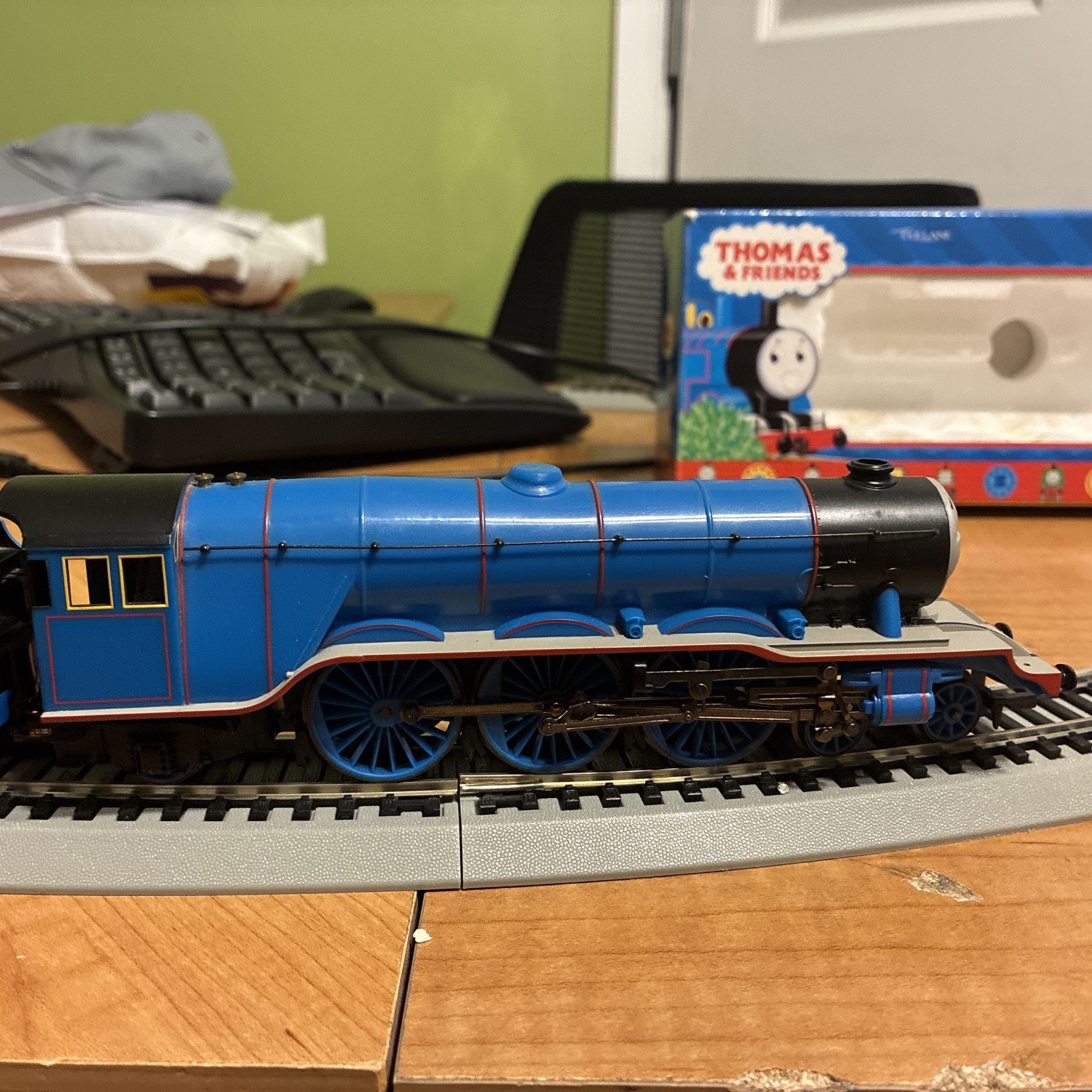 Hornby (OO) R383 Gordon The Big Blue Engine, Thomas & Friends Range.