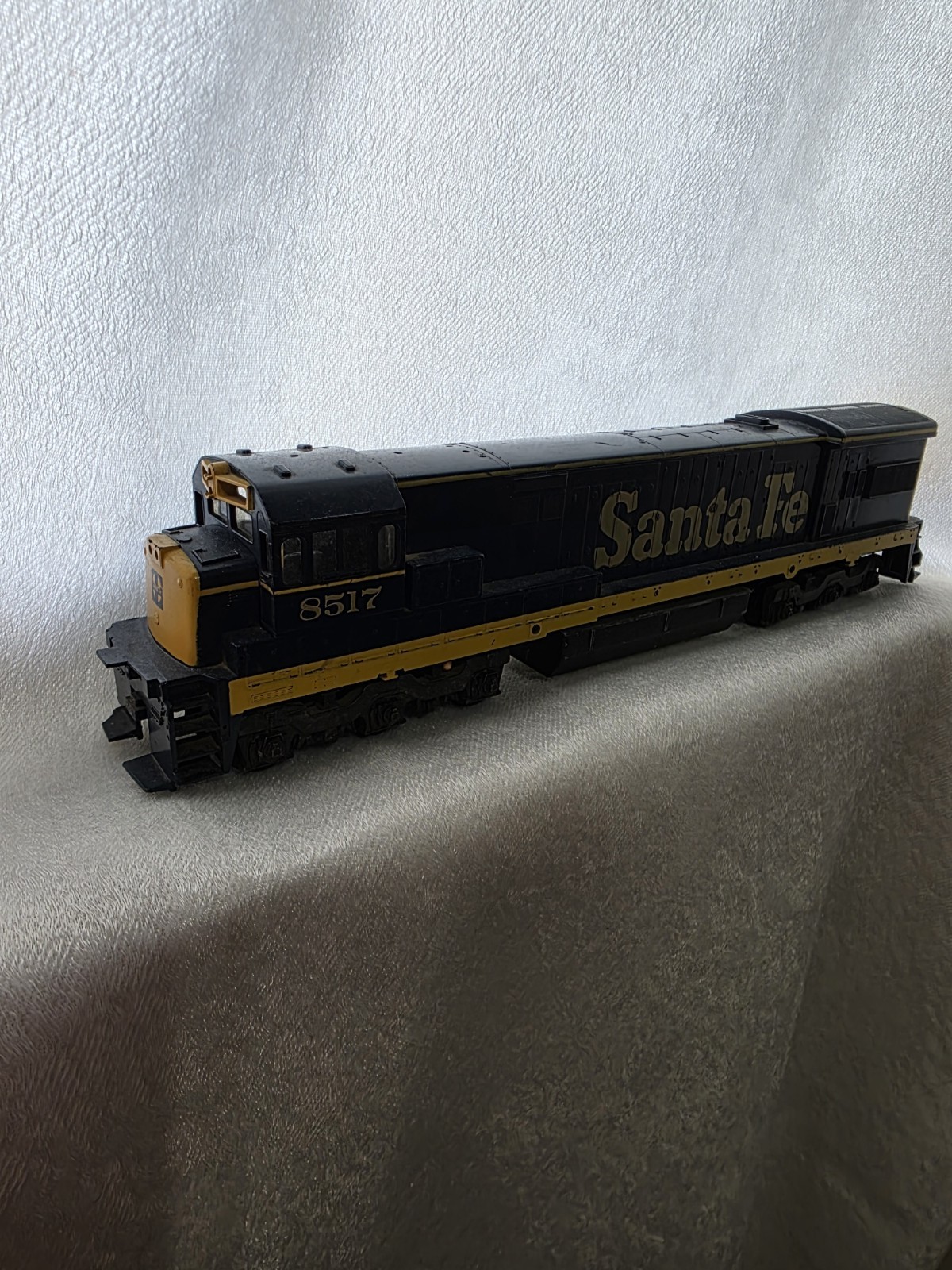 HO Scale Santa Fe – READ DESCRIPTION