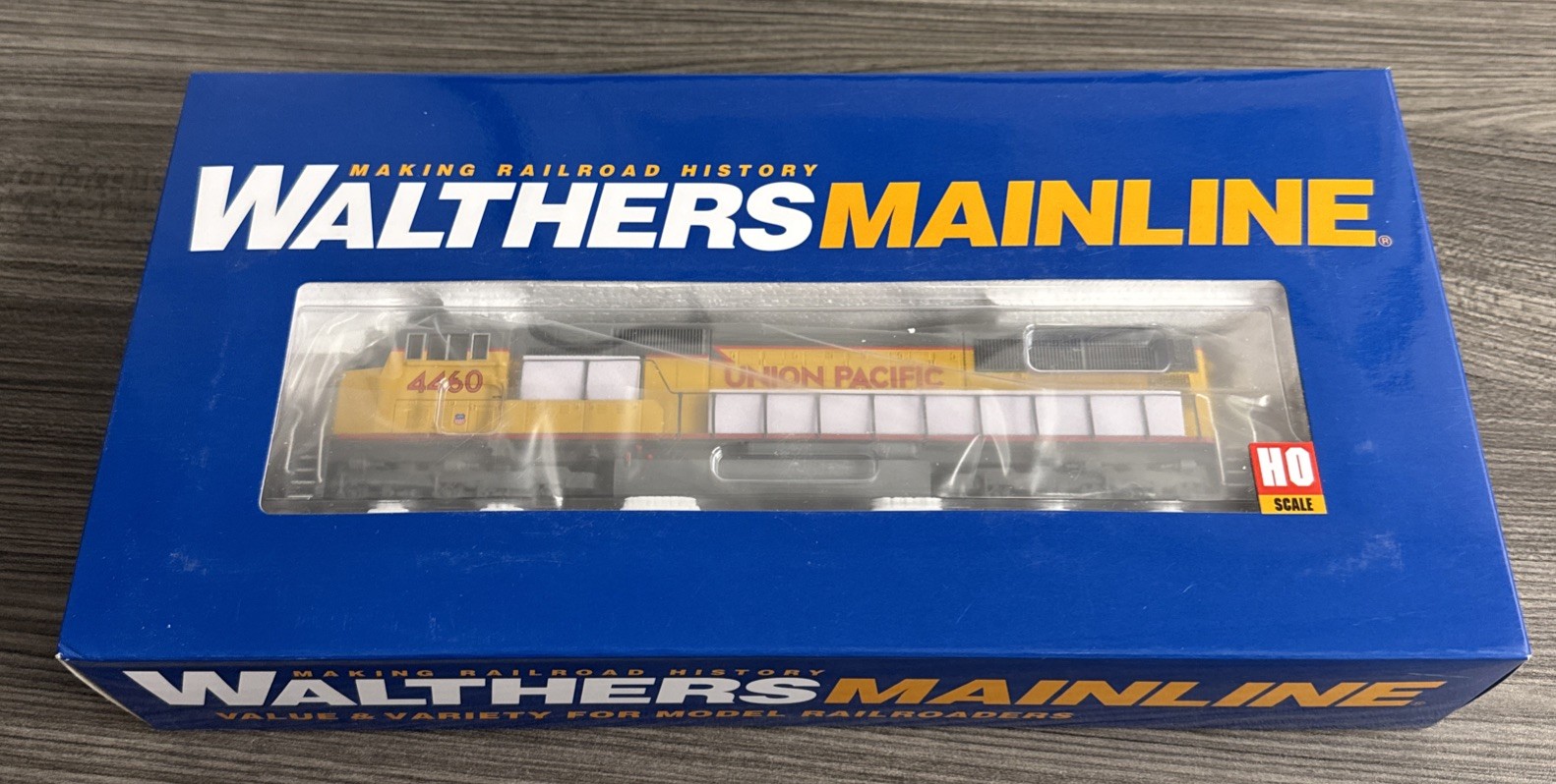 Walthers Mainline HO #910-11015 EMD SD70M Locomotive Union Pacific #4460 – NOS!