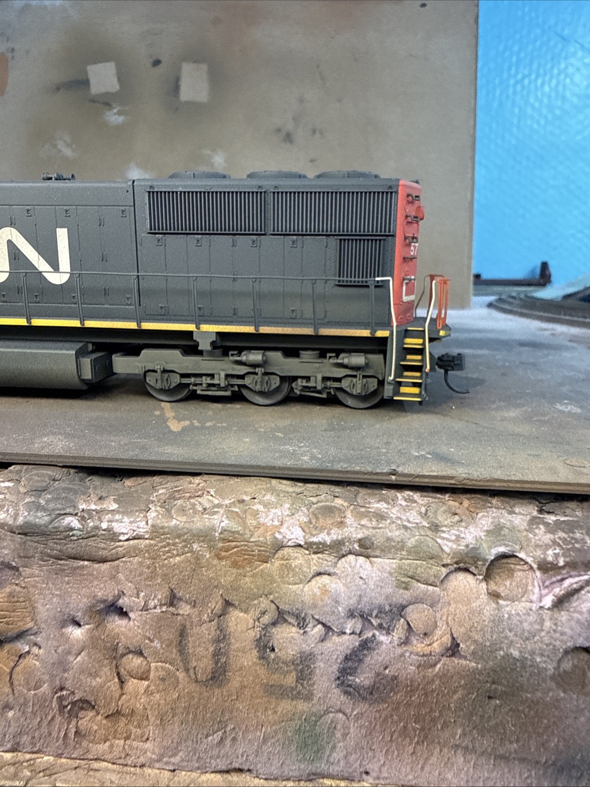 Ho Scale Custom Weathered Walthers CN EMD SD75I DCC Sound With Added Details