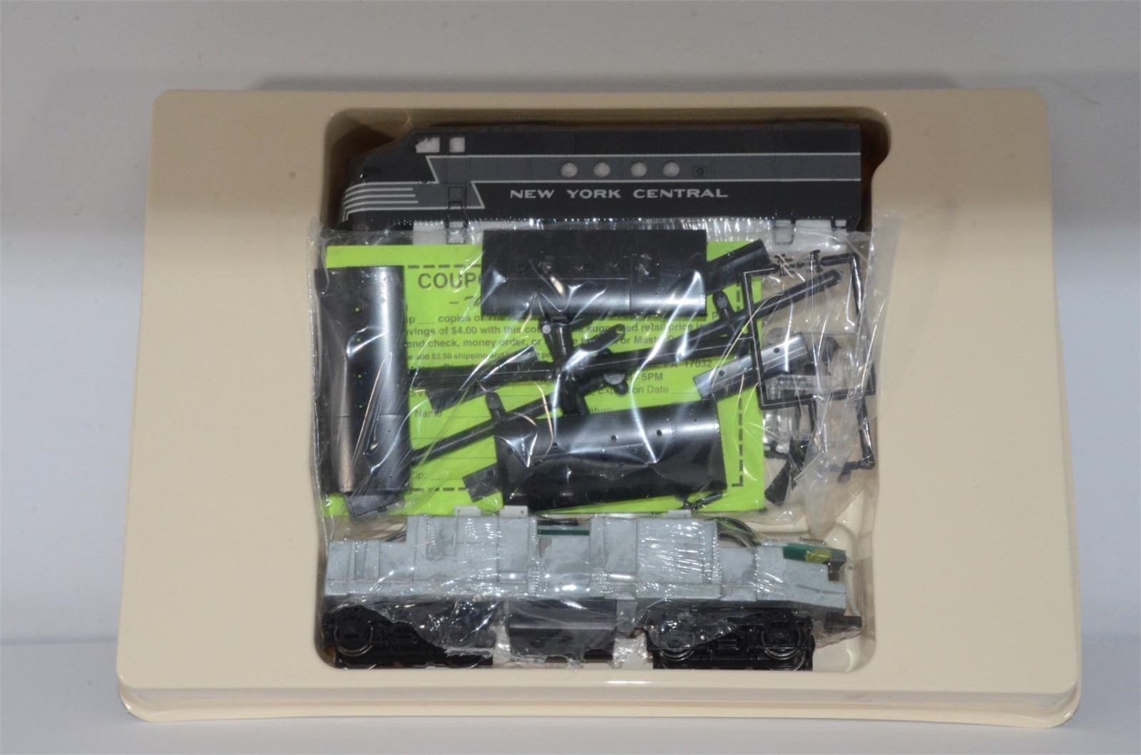 Stewart Hobbies HO Scale New York Central Locomotive Train 5014 FTB Dummy 5015