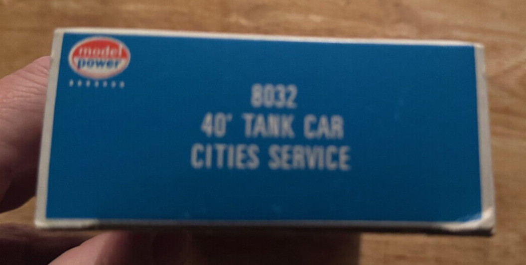 Model Power~Santa Fe Tank Car Cities Service Train Car~8032~HO Scale~NIB