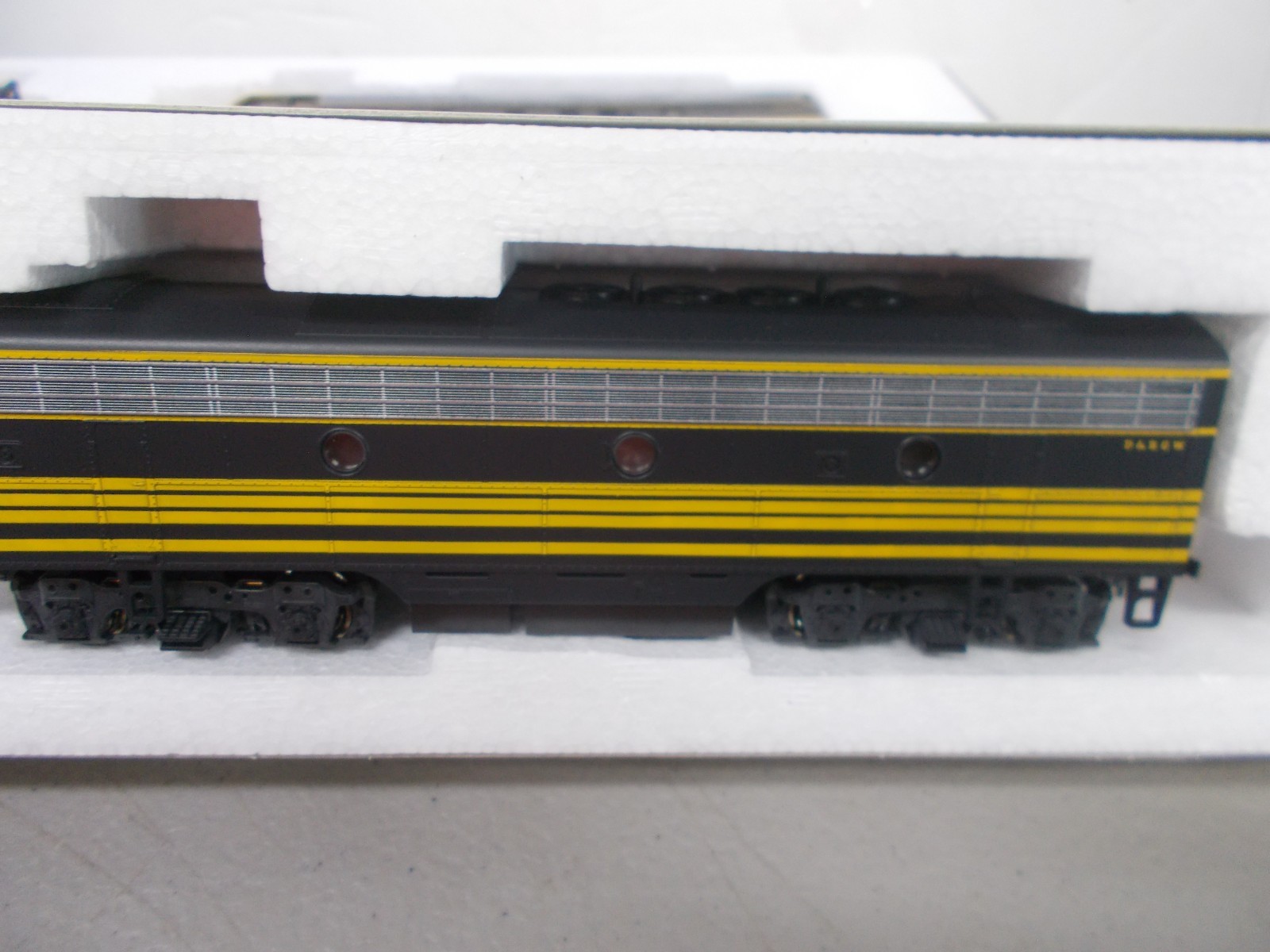 STEWART / KATO ~ RIO GRANDE F7A & F7B BOTH POWERED LOCOMOTIVES~NIB~HO SCALE
