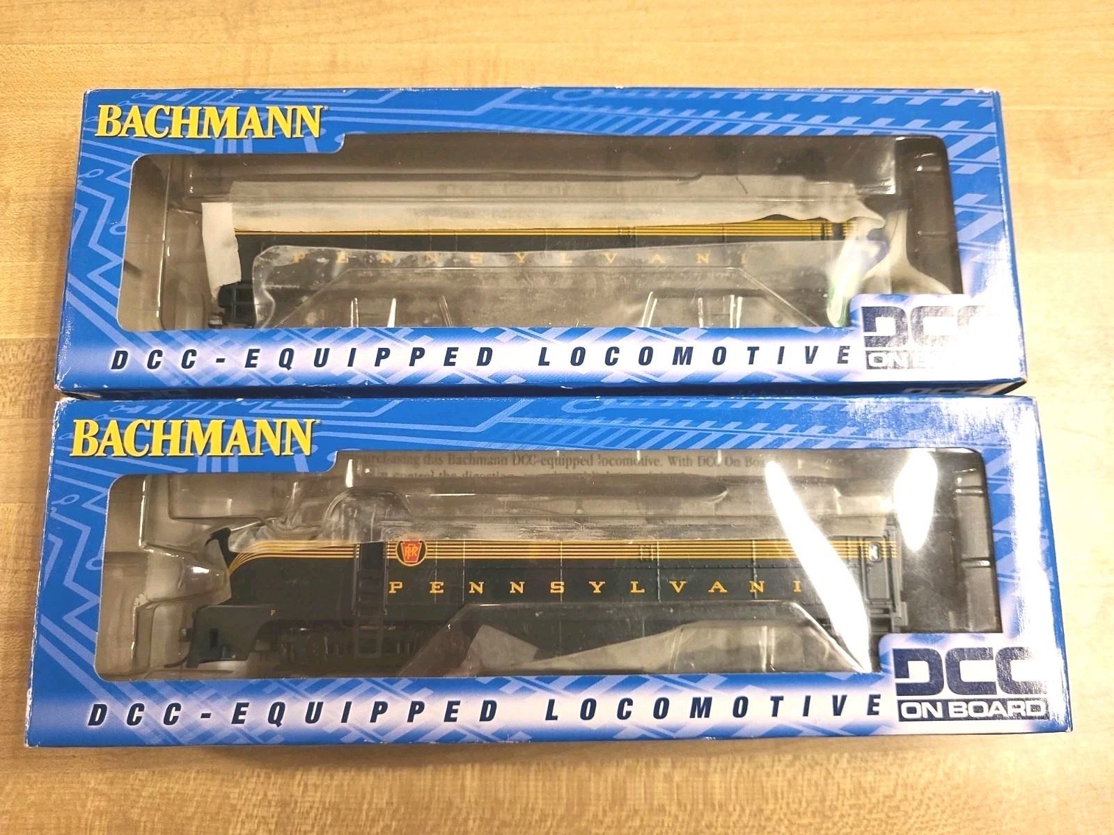 BACHMANN HO BALDWIN RF-16 SHARK DIESEL PRR #200 A & B UNIT LOCO 61802 61902