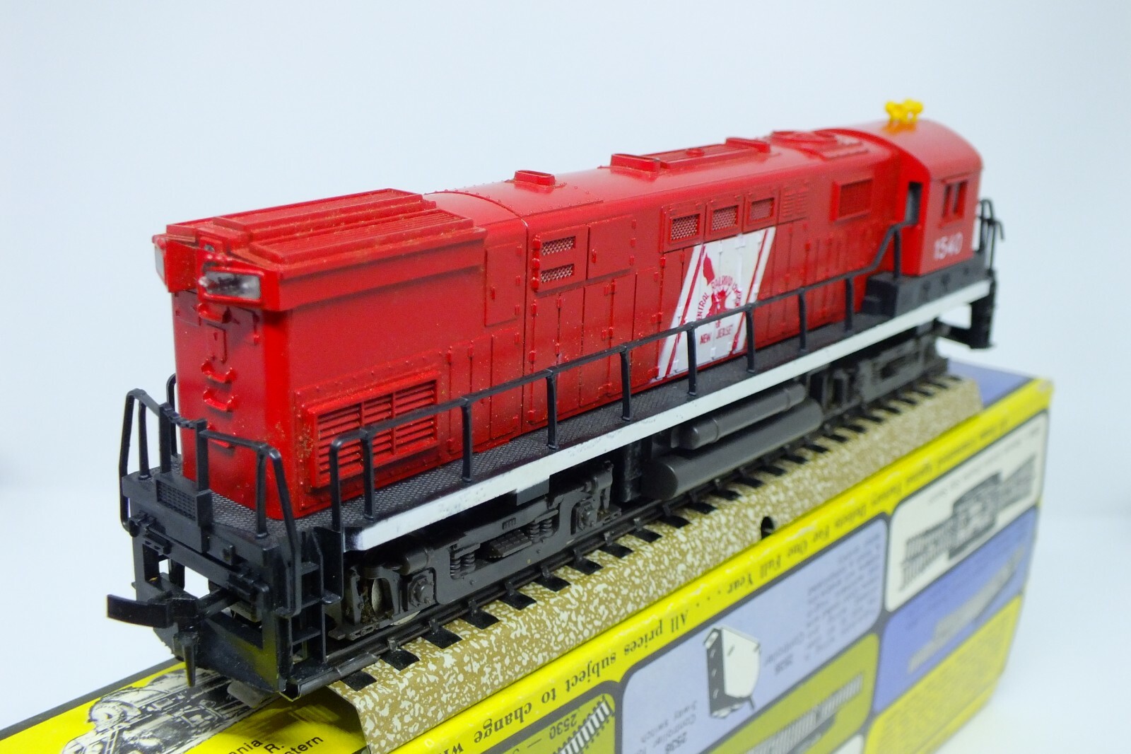 Vintage AHM HO Alco Century 424 Central RR Company of New Jersey Locomotive. OVP
