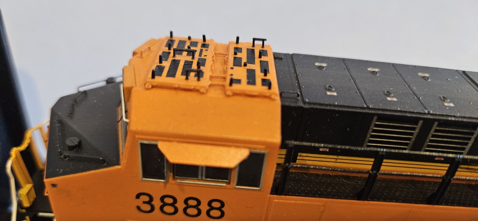 HO Scale InterMountain BNSF No 3888 ET44C4 DCC SOUND EQUIPPED