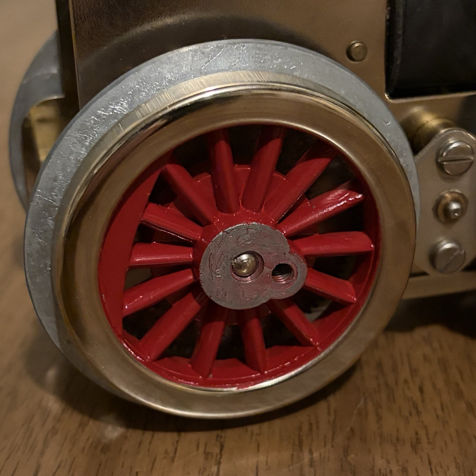 Vintage Model Locomotive Drive Chassis Motor Assembly Red Spoke Wheels