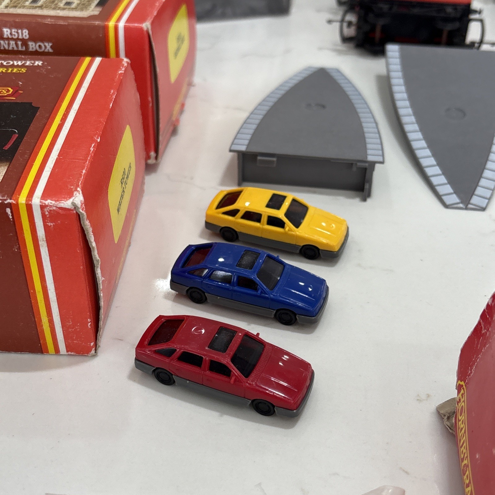 Huge lot of hornby railways Miniatures, Trains, Tracks, Quick Fits 31 Piece Set