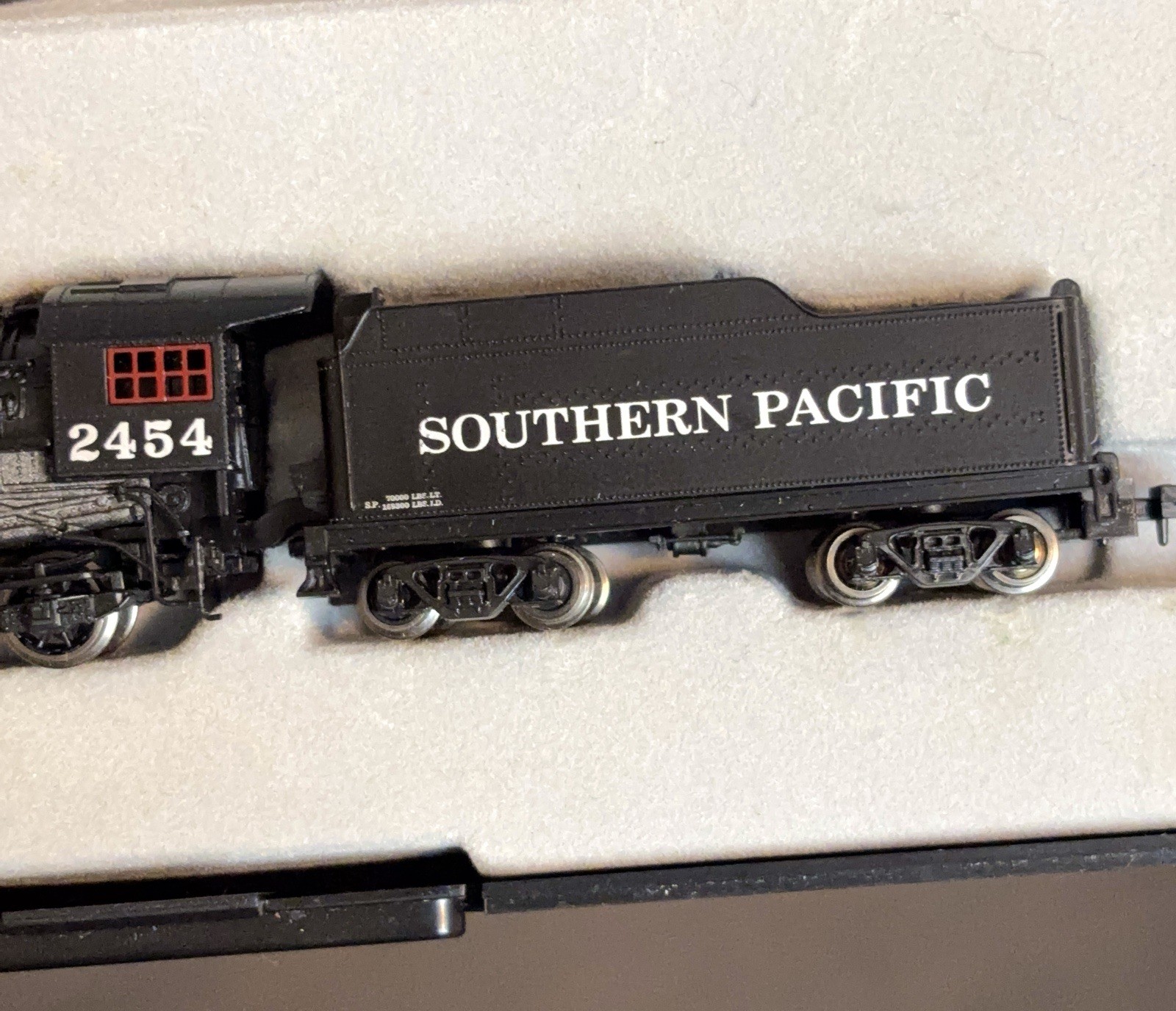 Model Power N Scale 4-6-2 Pacific Steam Locomotive Southern Pacific #2454