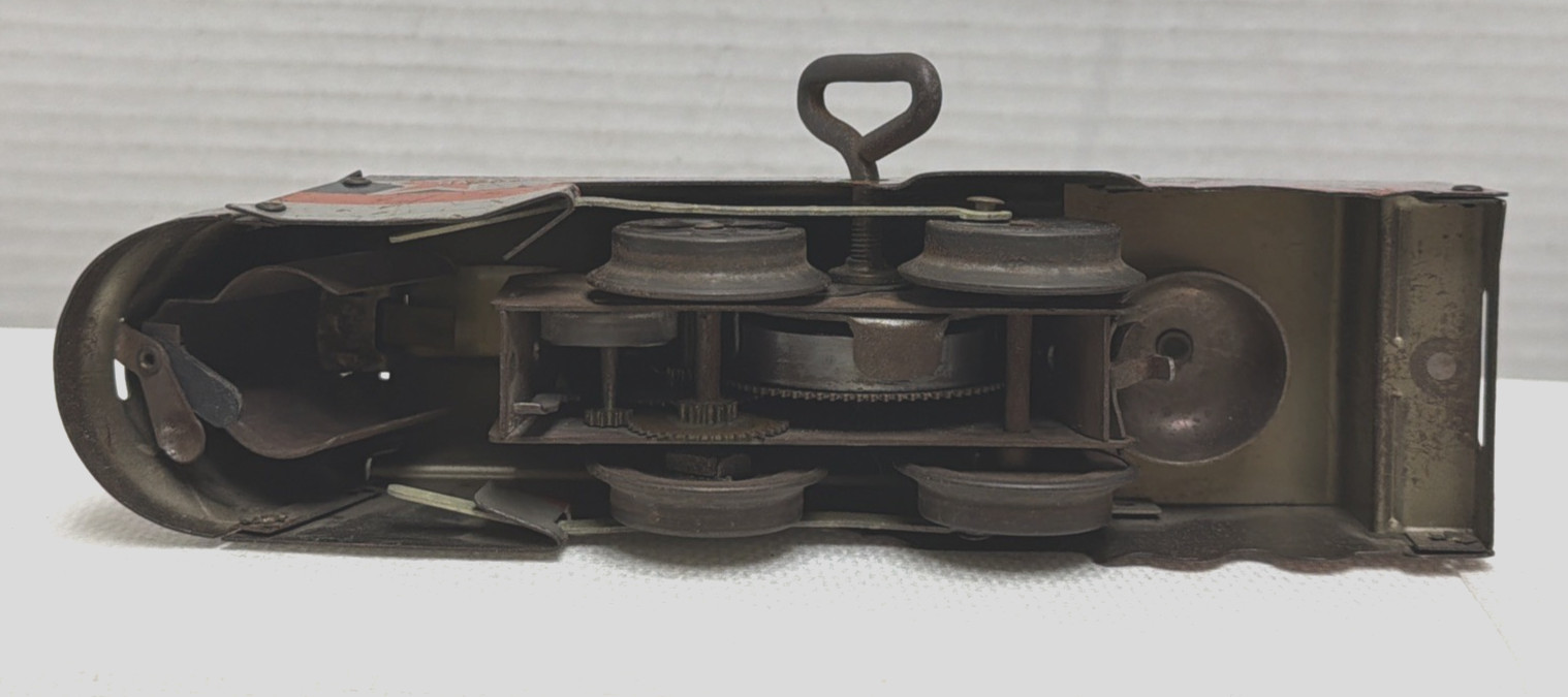 VINTAGE HAFNER O-GAUGE 2000 WIND-UP LOCOMOTIVE. WORKING FINE WITH BELL RINGING.