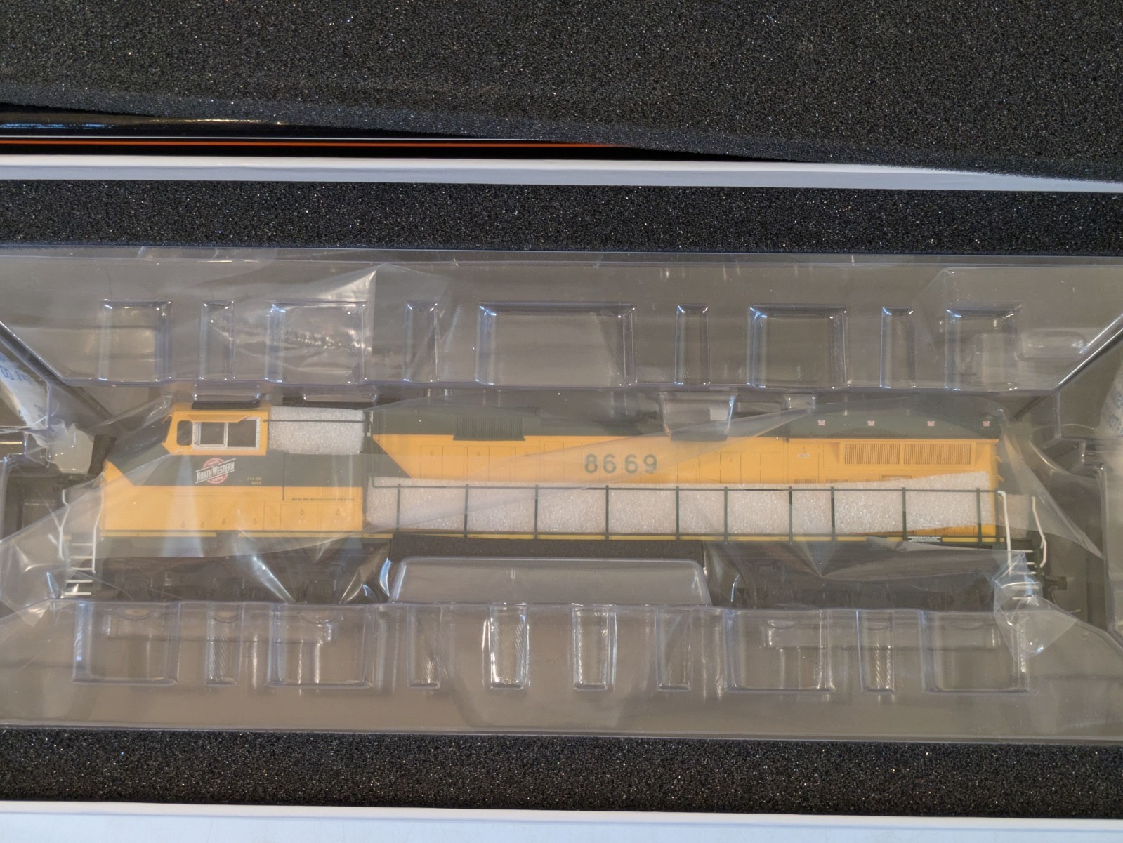 HO MTH Dash-9 CNW Chicago & North Western DCC Ready NIB NOS # 80-2294-0