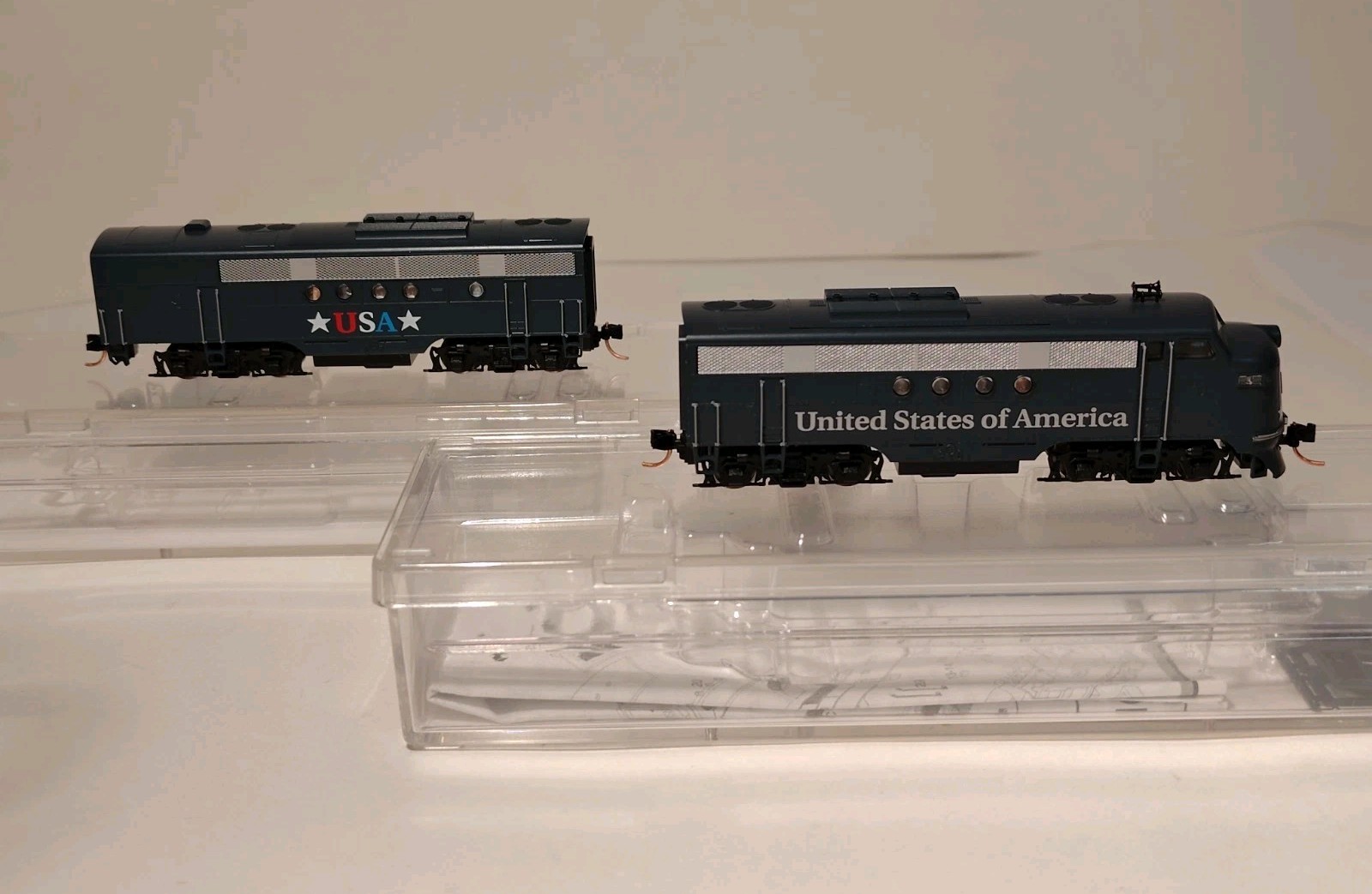 N Scale Micro-Trains 98701501 AB Diesel Locomotive Set USA United States Livery