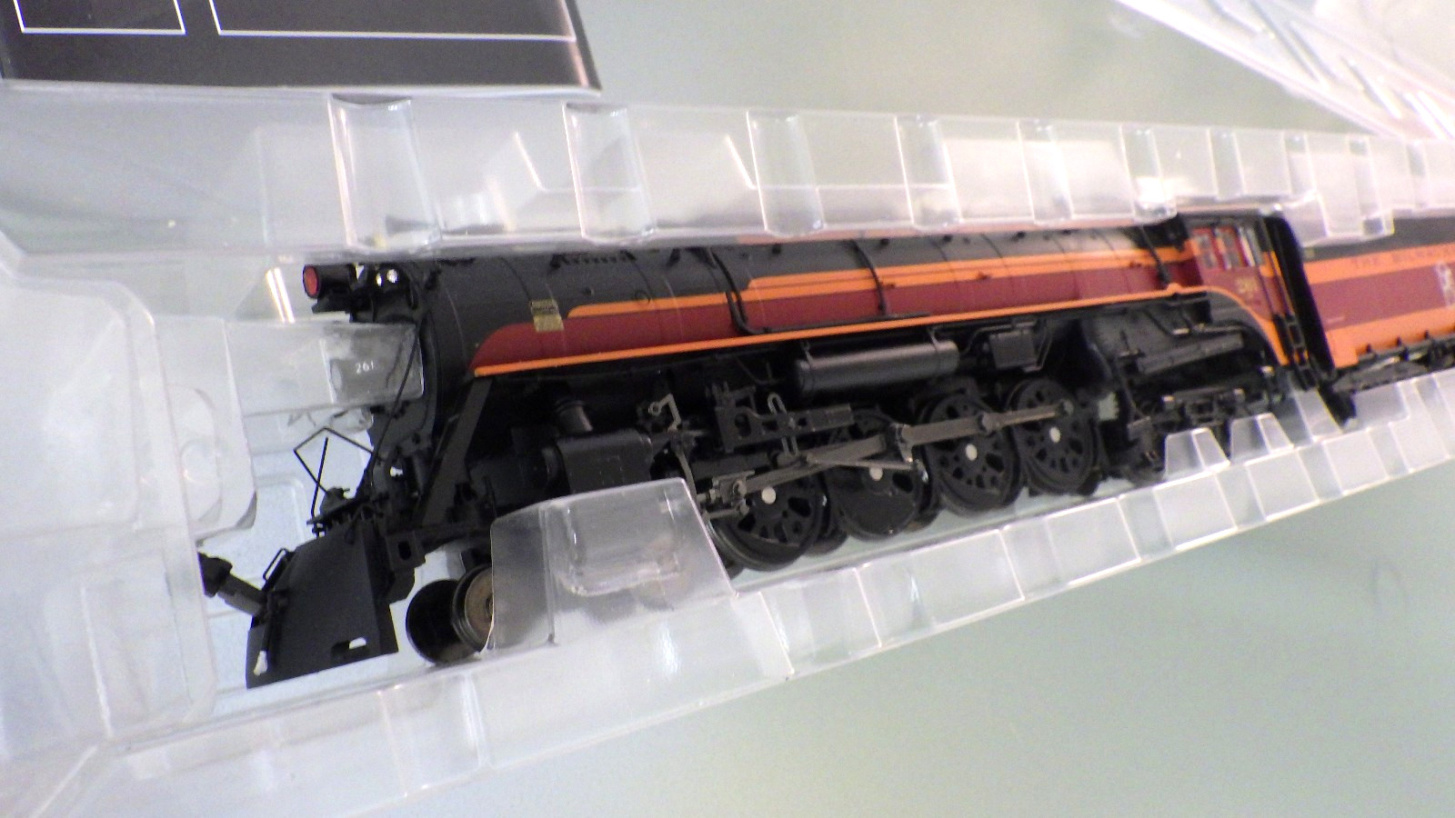HO-Broadway Limited PARAGON4 Milw HIAWATHA S3 4-8-4 Locomotive *Box SOUND/DC/DCC