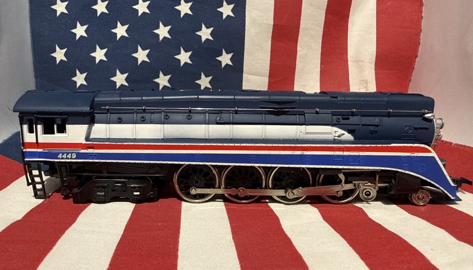HO American Freedom Train 4-8-4 #4449 Steam Locomotive Runs Vintage
