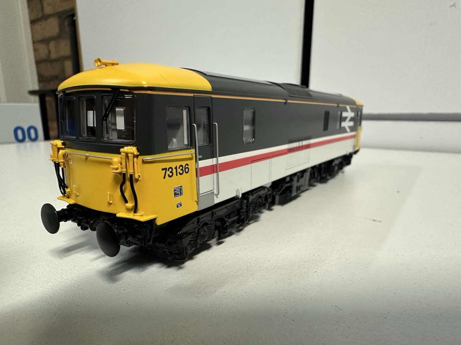 DAPOL 4D 006 020 CLASS 73 136 BR INTERCITY DIESEL LOCOMOTIVE DCC FITTED BOXED