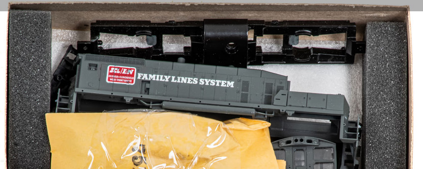 Athearn Model #3908 HO Family Lines System SW1500 switcher engine Georgia Loco